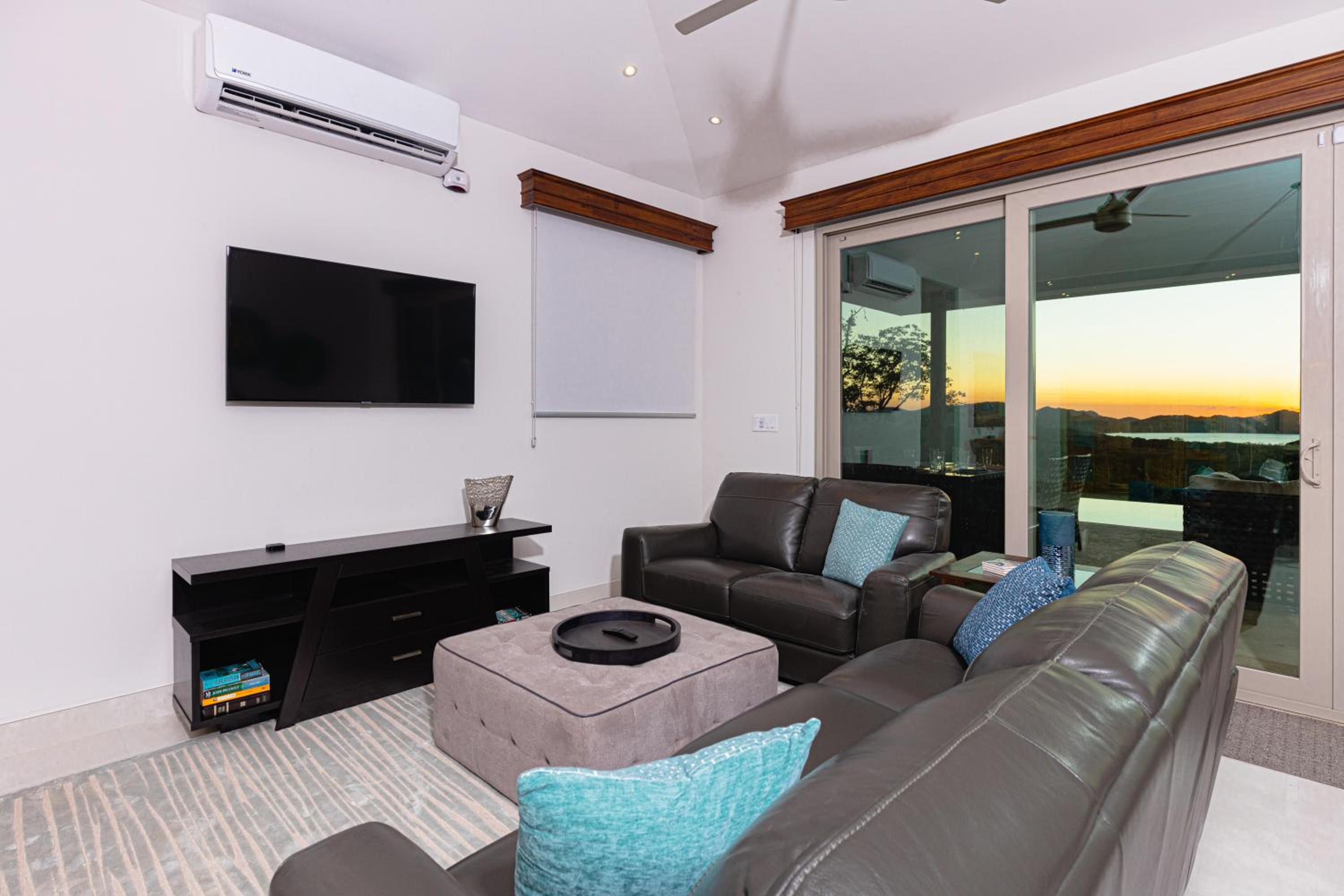 Casa De Los Sueños, Brand New Ocean View Home On 125 Acres!