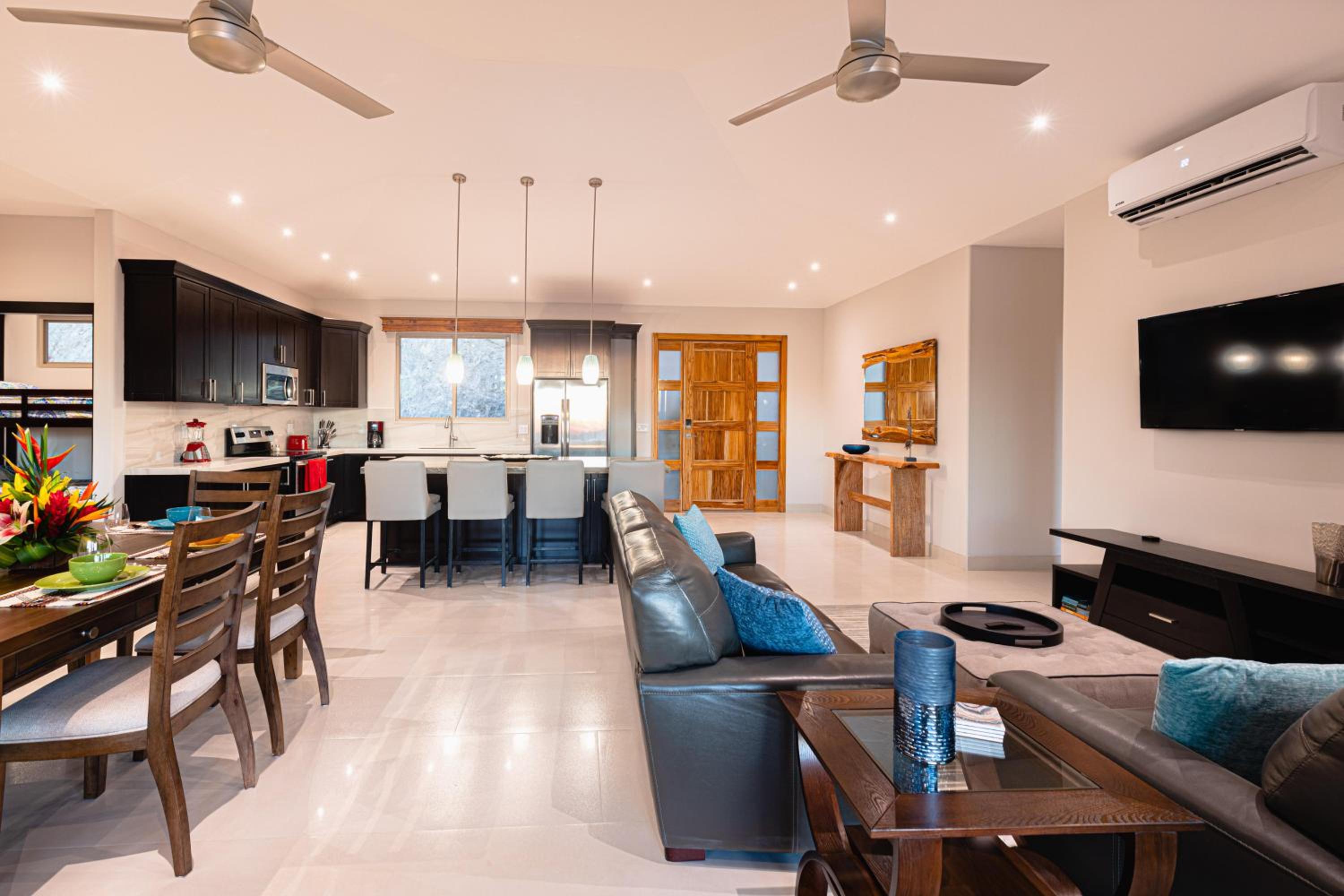 Casa De Los Sueños, Brand New Ocean View Home On 125 Acres!