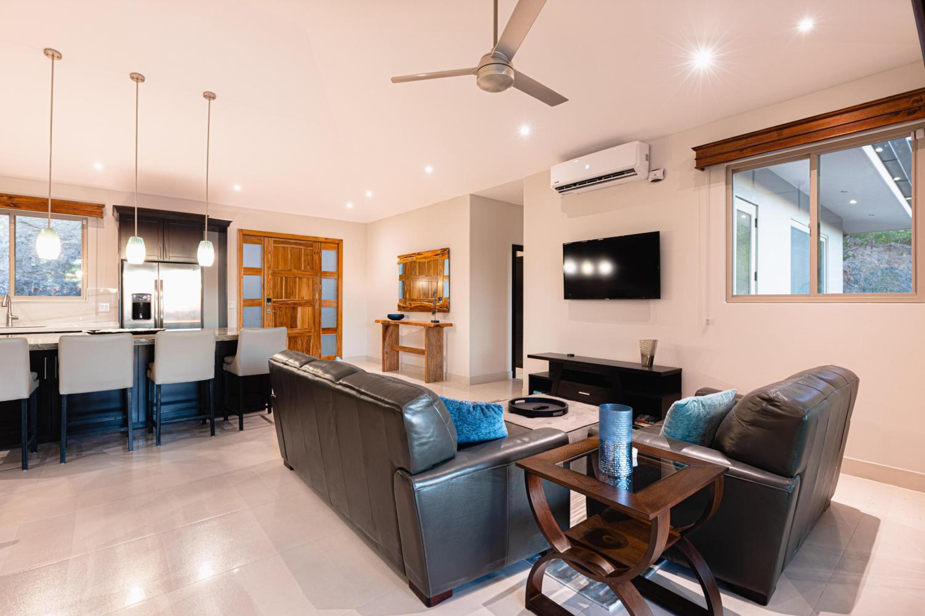 Casa De Los Sueños, Brand New Ocean View Home On 125 Acres!