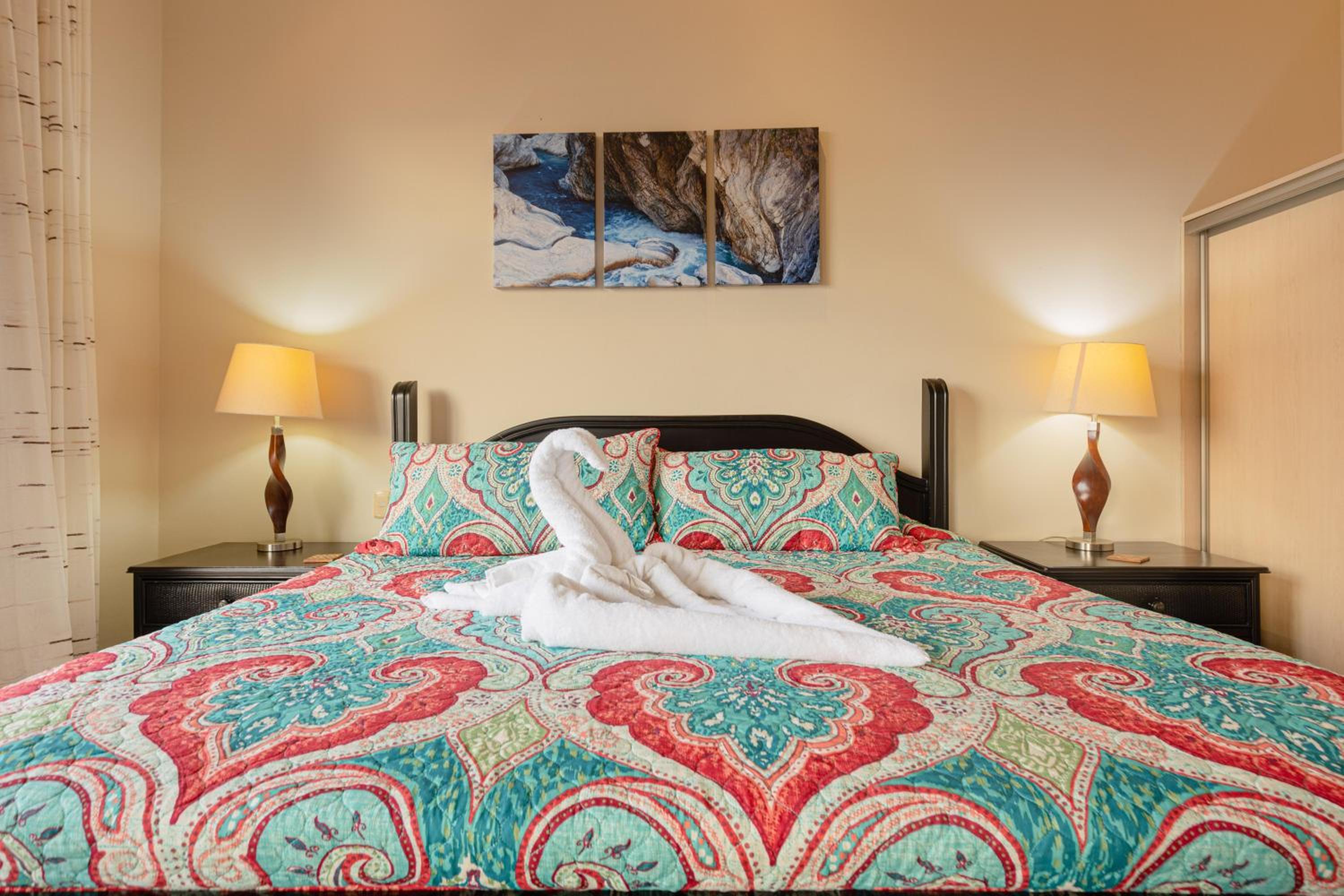 Sunrise 48- 3 Bedroom Ocean View Penthouse Condo