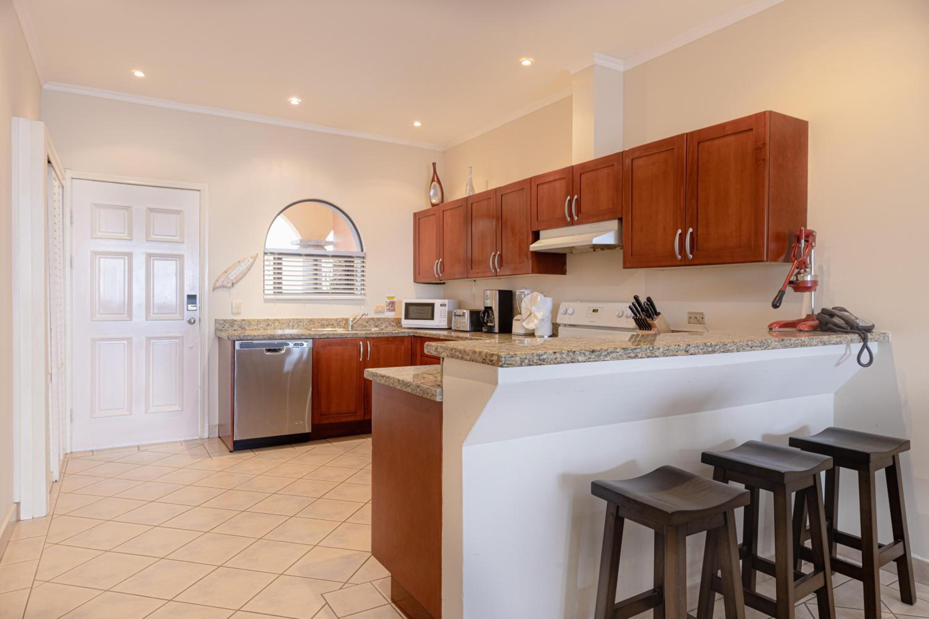Sunrise 48- 3 Bedroom Ocean View Penthouse Condo