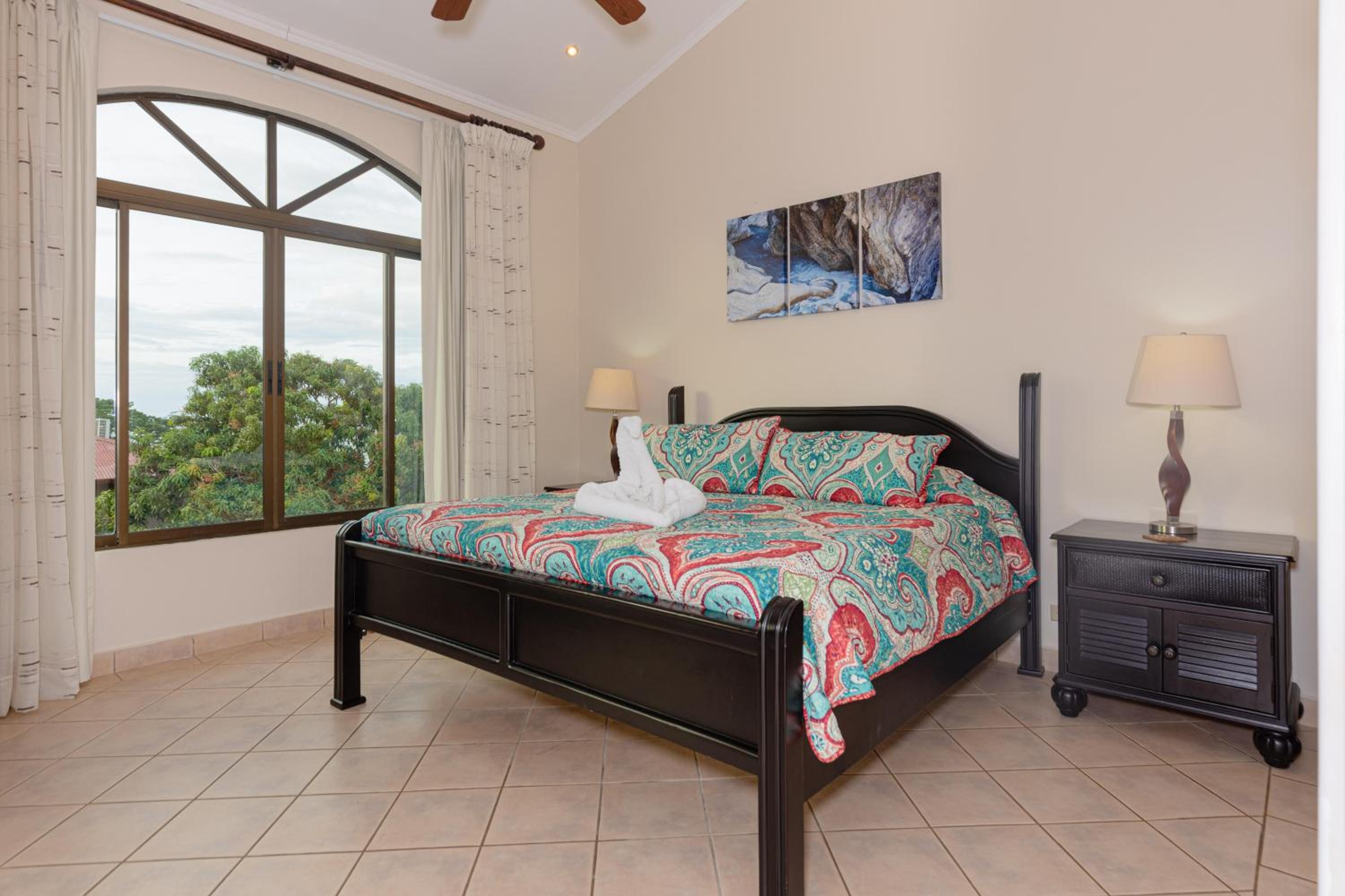 Sunrise 48- 3 Bedroom Ocean View Penthouse Condo