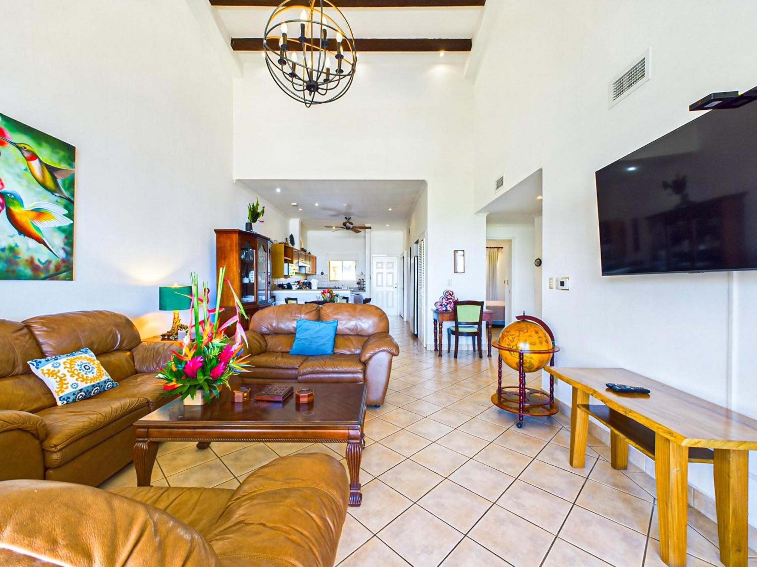 Sunrise 4-Beautiful 3Br Penthouse Condo