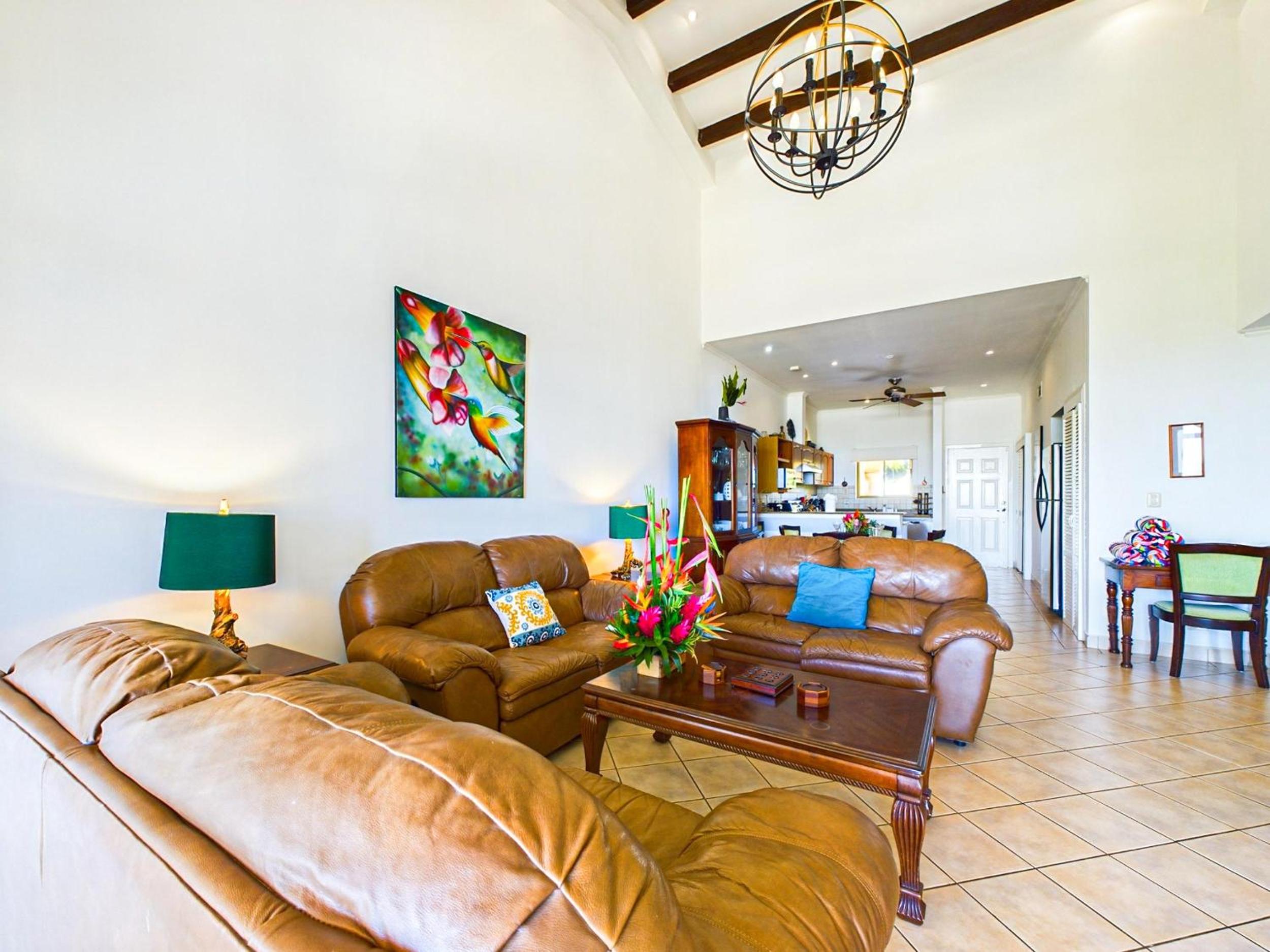 Sunrise 4-Beautiful 3Br Penthouse Condo