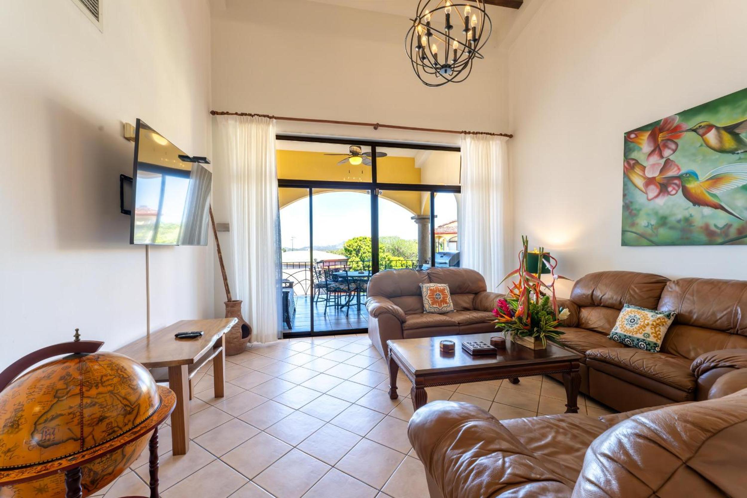 Sunrise 4-Beautiful 3Br Penthouse Condo