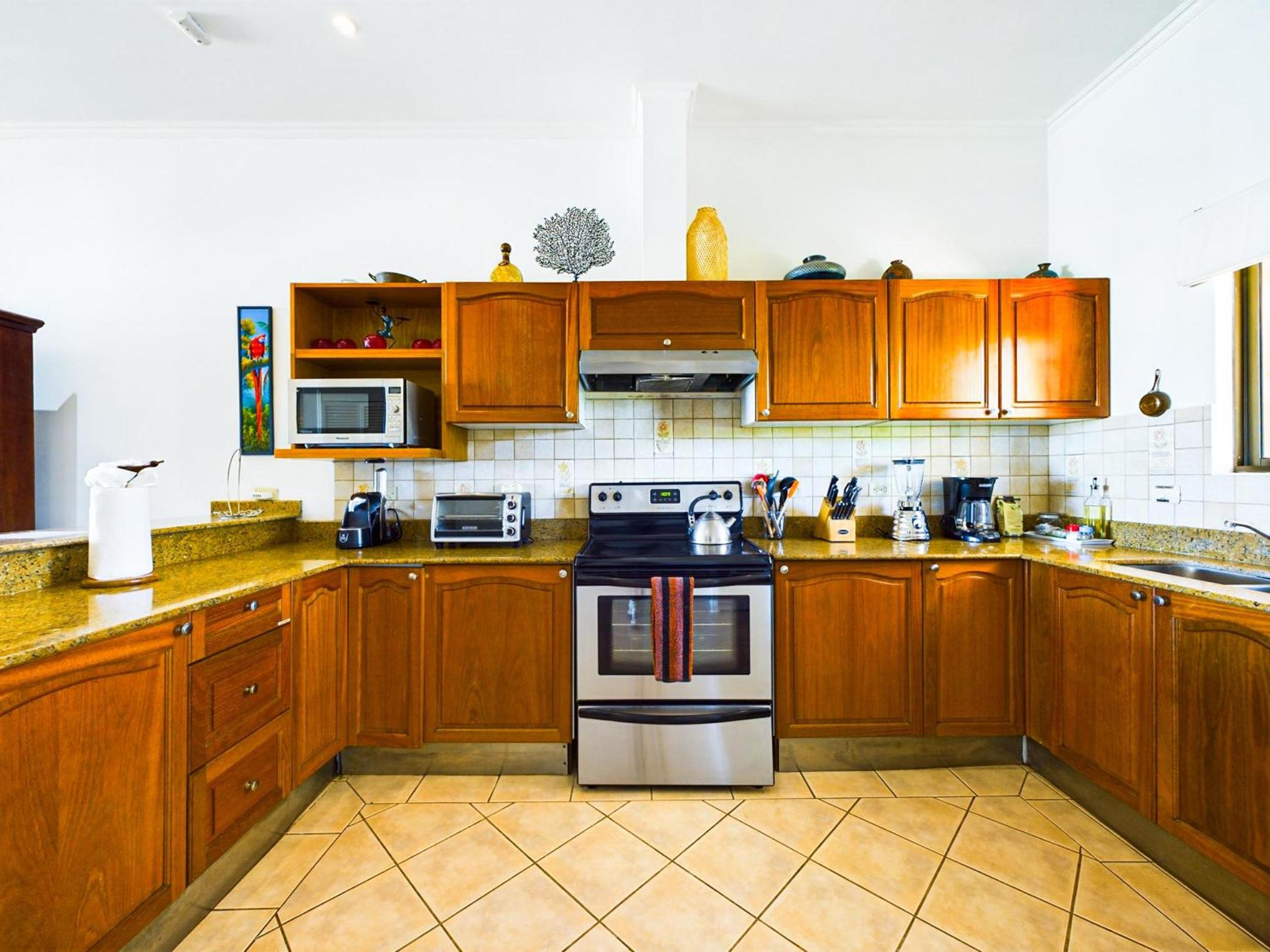Sunrise 4-Beautiful 3Br Penthouse Condo