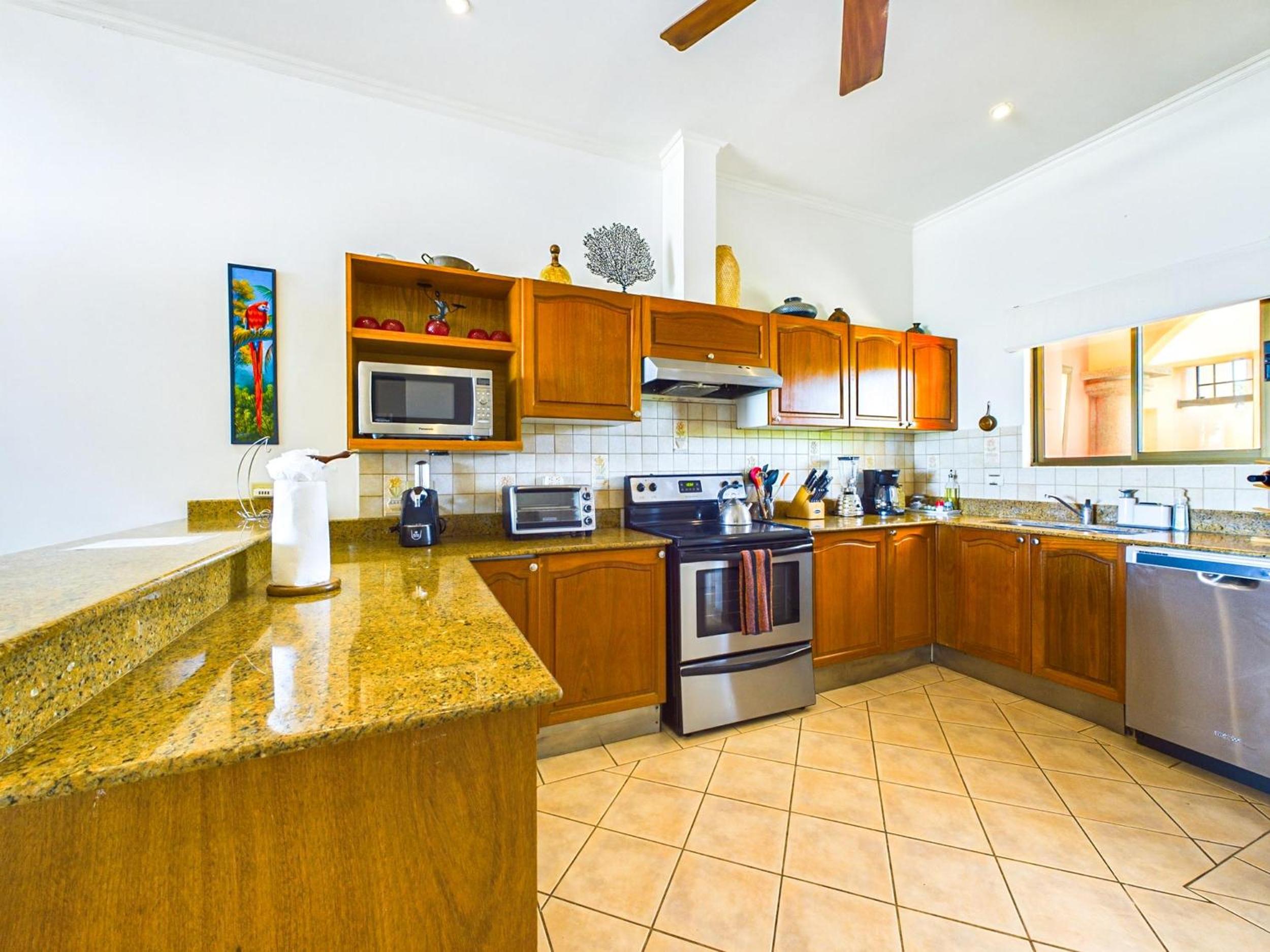 Sunrise 4-Beautiful 3Br Penthouse Condo