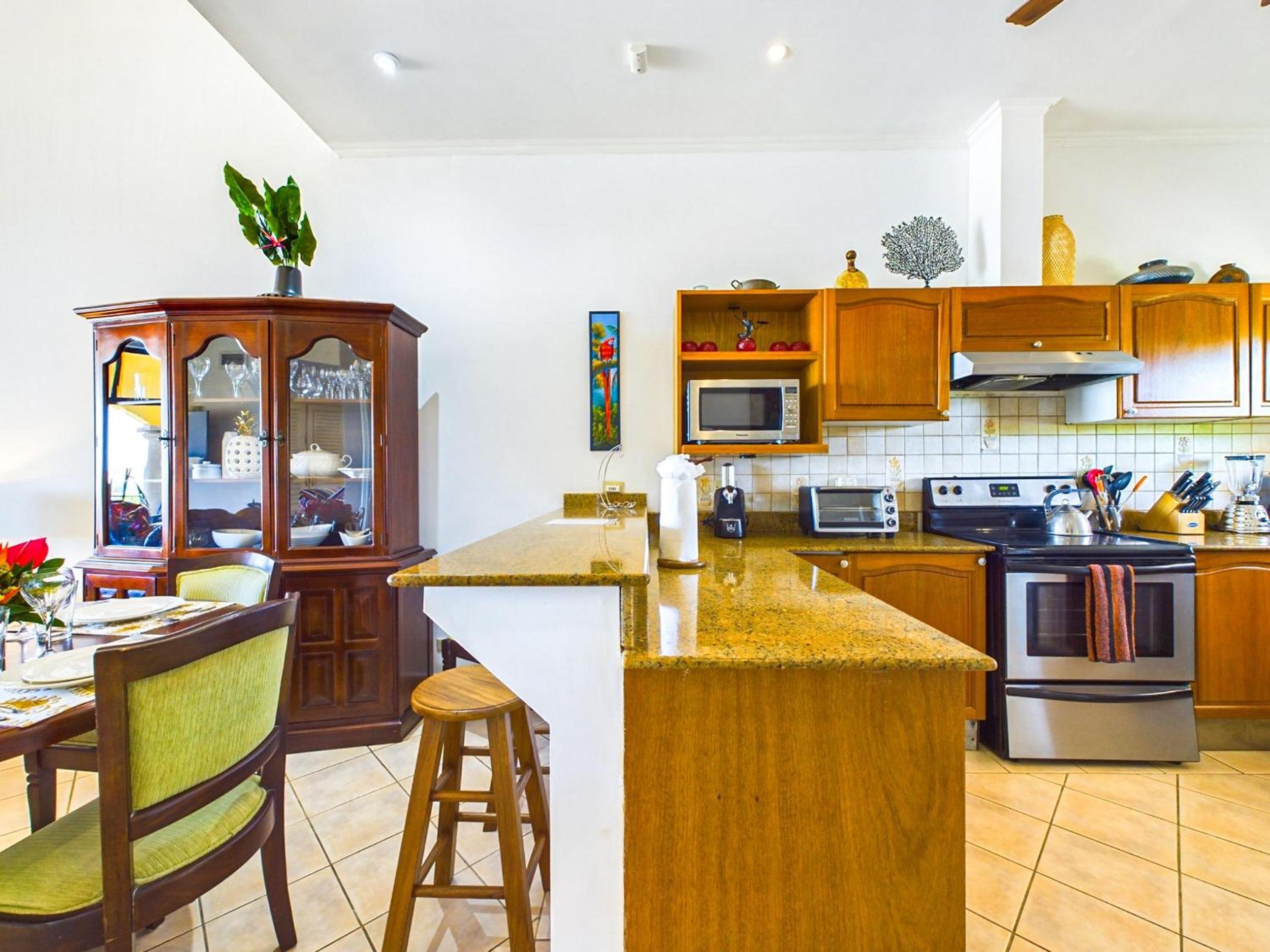 Sunrise 4-Beautiful 3Br Penthouse Condo
