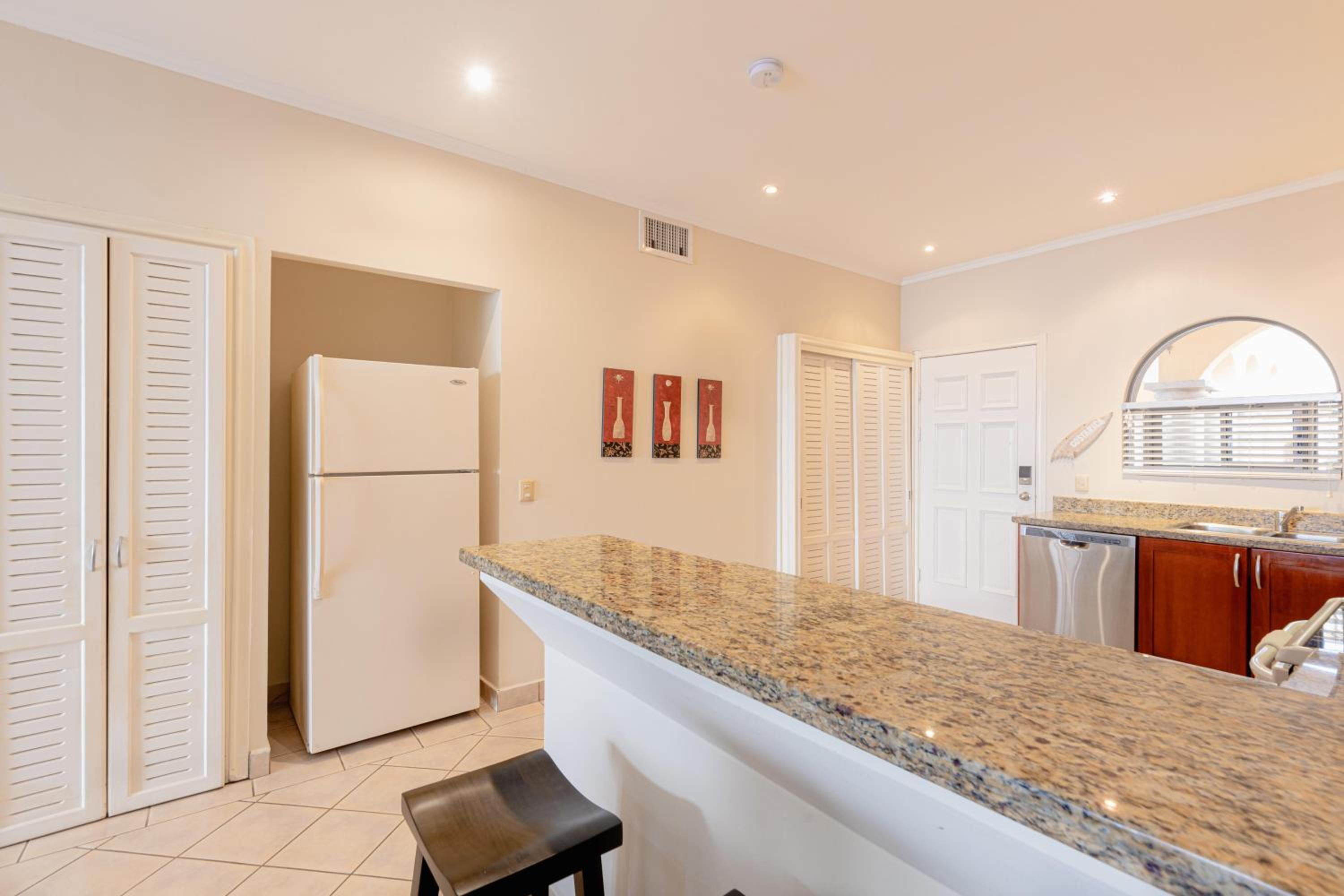 Sunrise 48- 3 Bedroom Ocean View Penthouse Condo