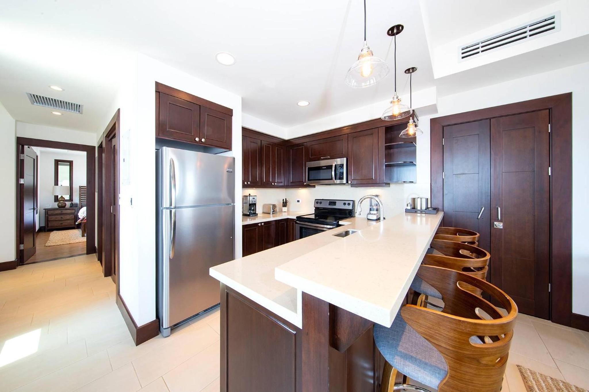 360 Splendor 201-Ocean View Condo-Breakfast Included!