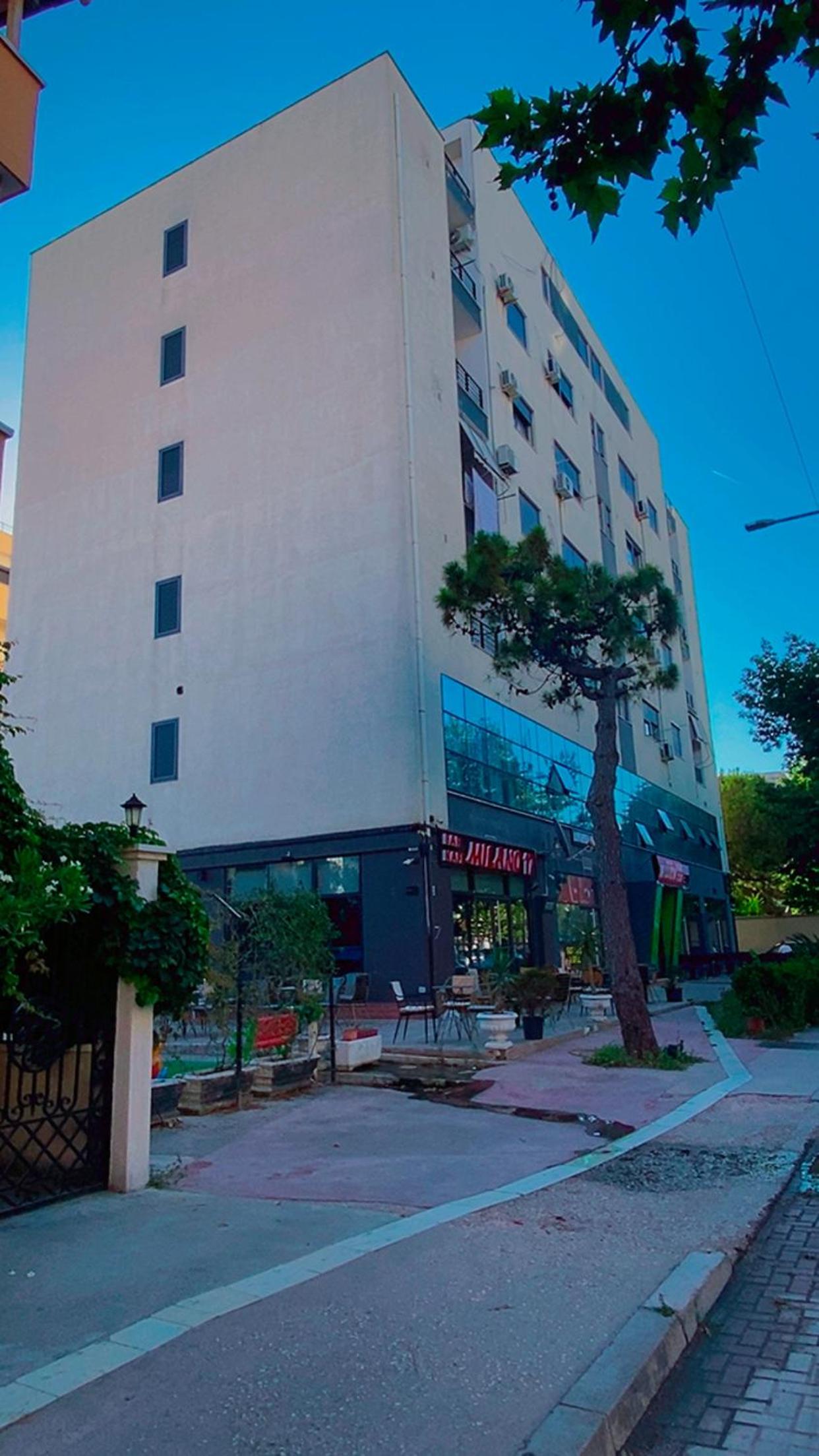 Grei Apartament
