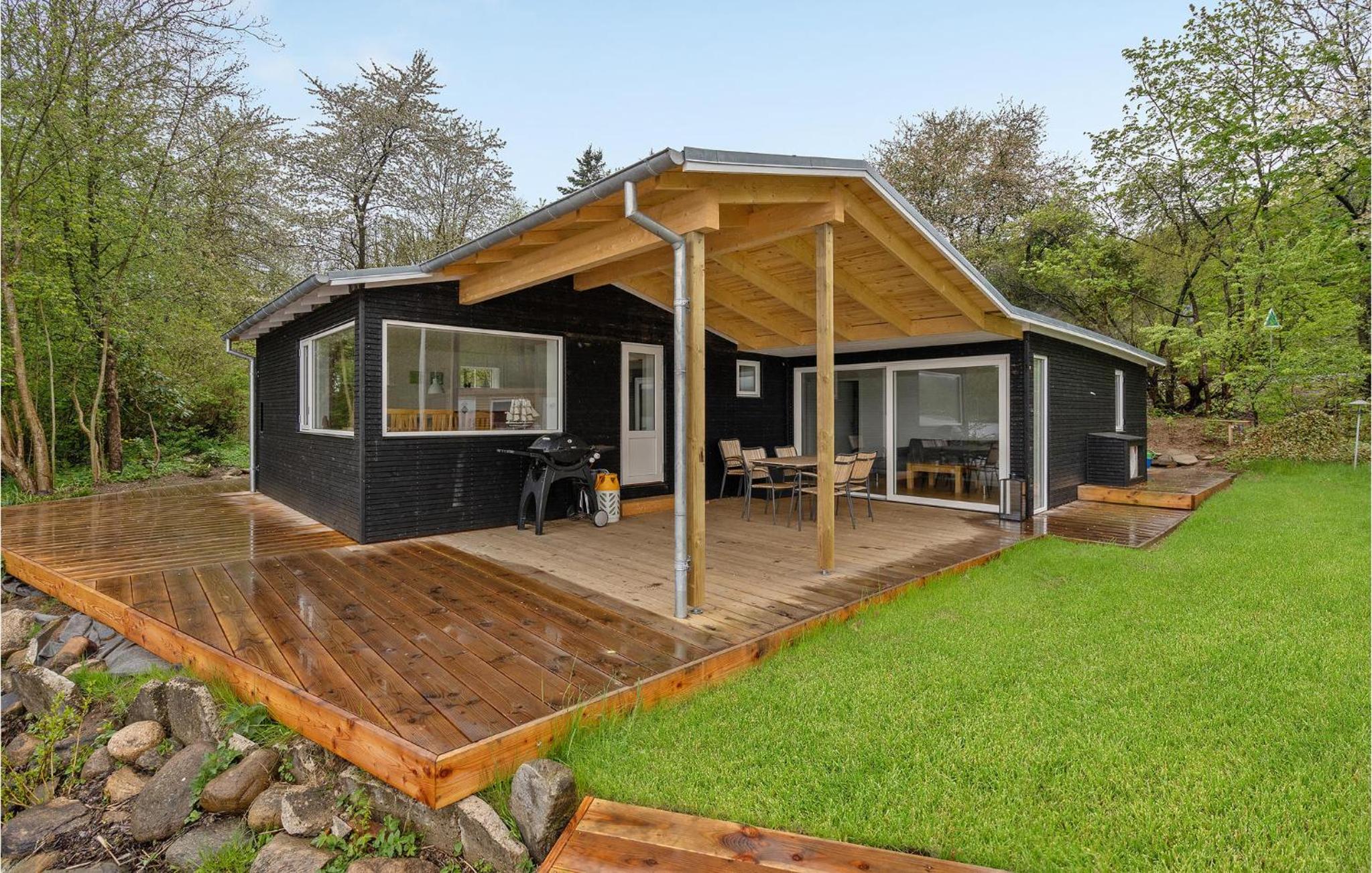 Lovely Home In Silkeborg With Wifi