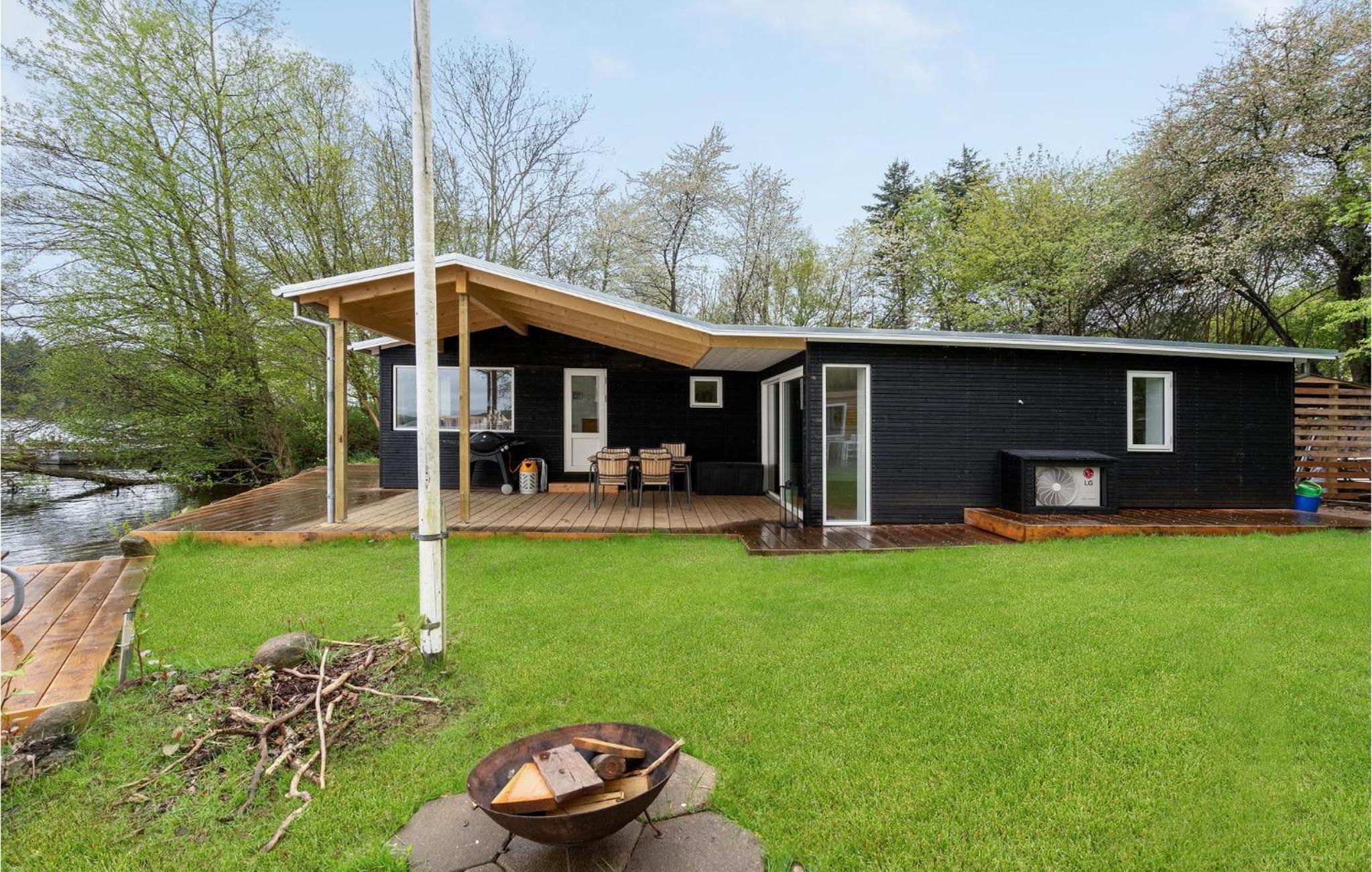 Lovely Home In Silkeborg With Wifi