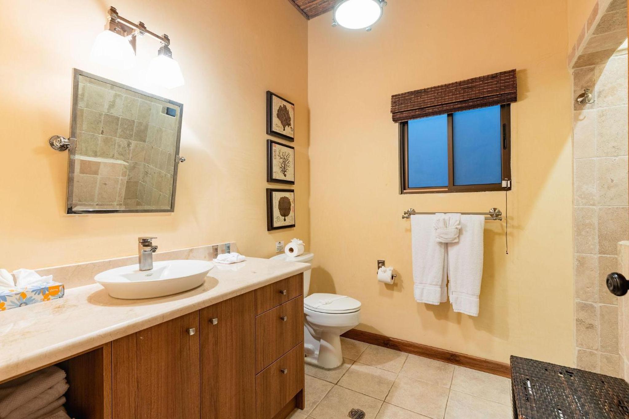 Casa Rosa- Luxury Ocean View 3 Bedroom Home
