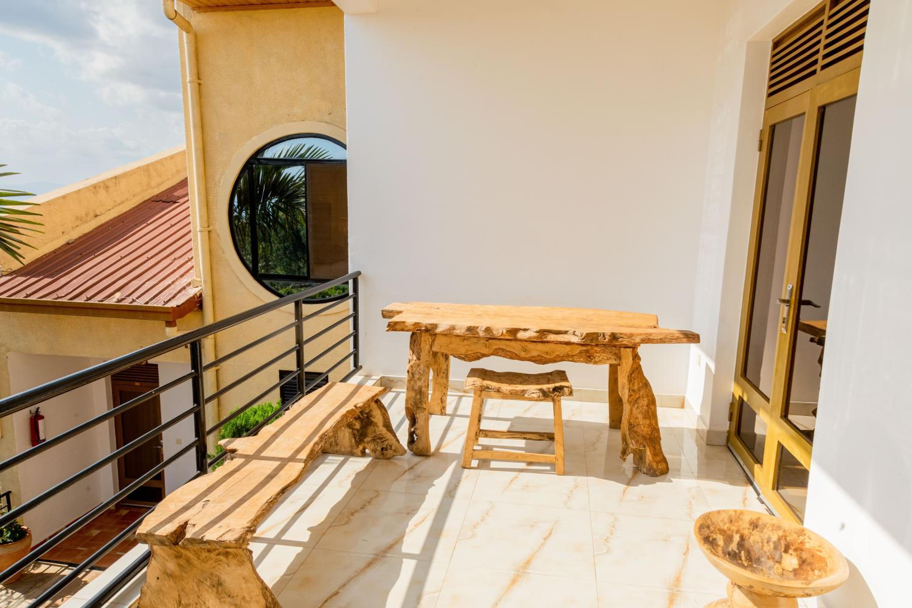 High Ground Villa Ltd