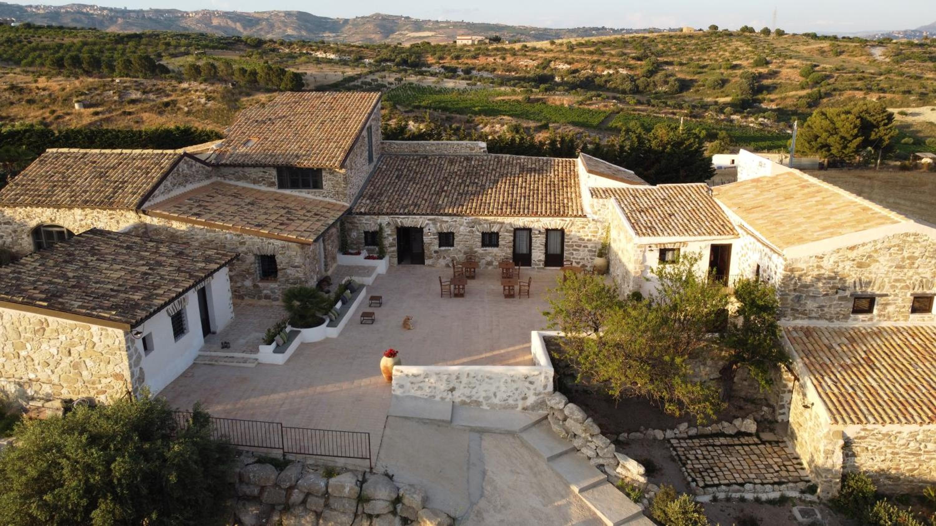 Hotel Borgo delle Pietre - Image 1