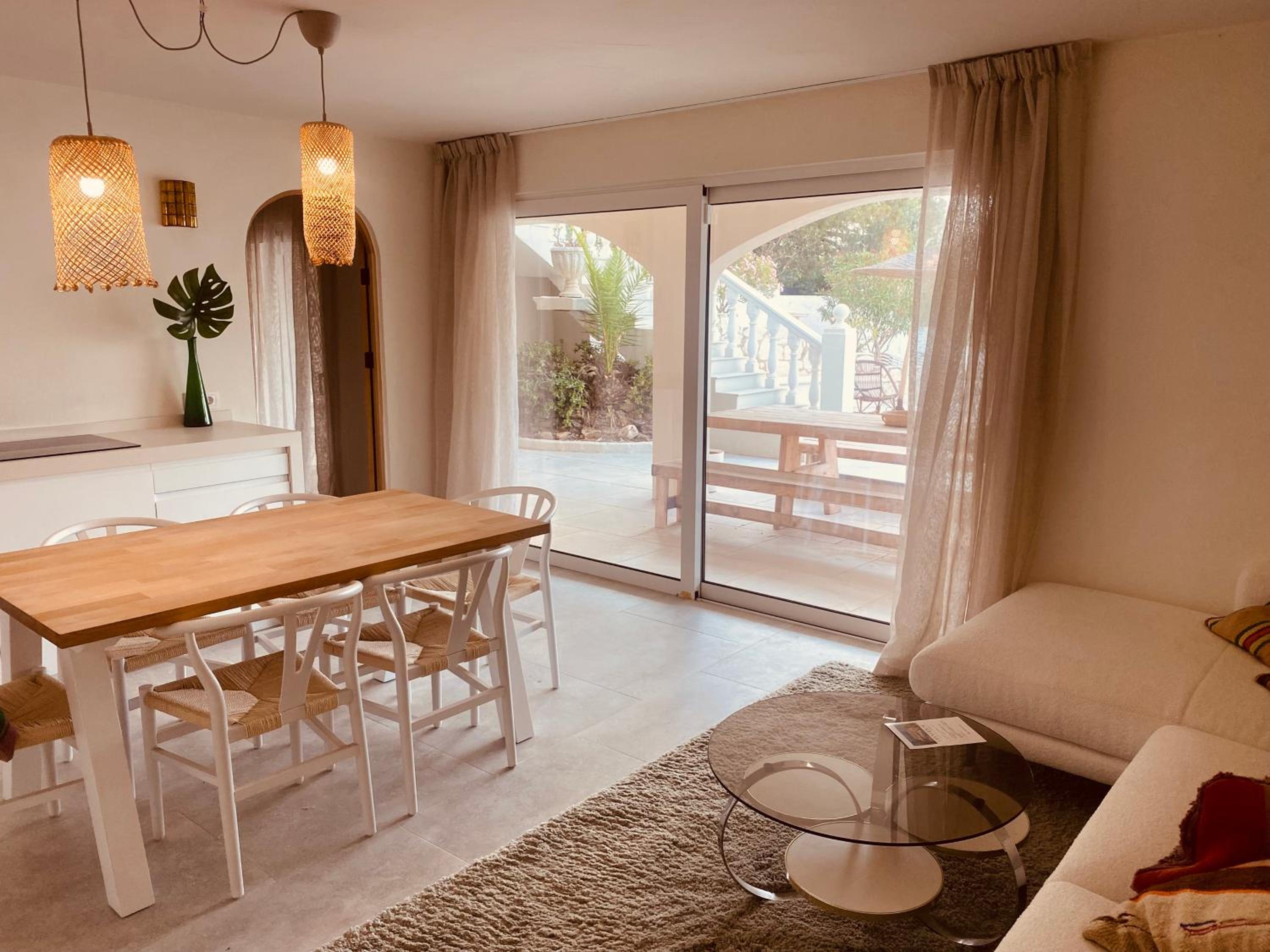 sea view 3 bedroom apartment in a luxury villa view 3