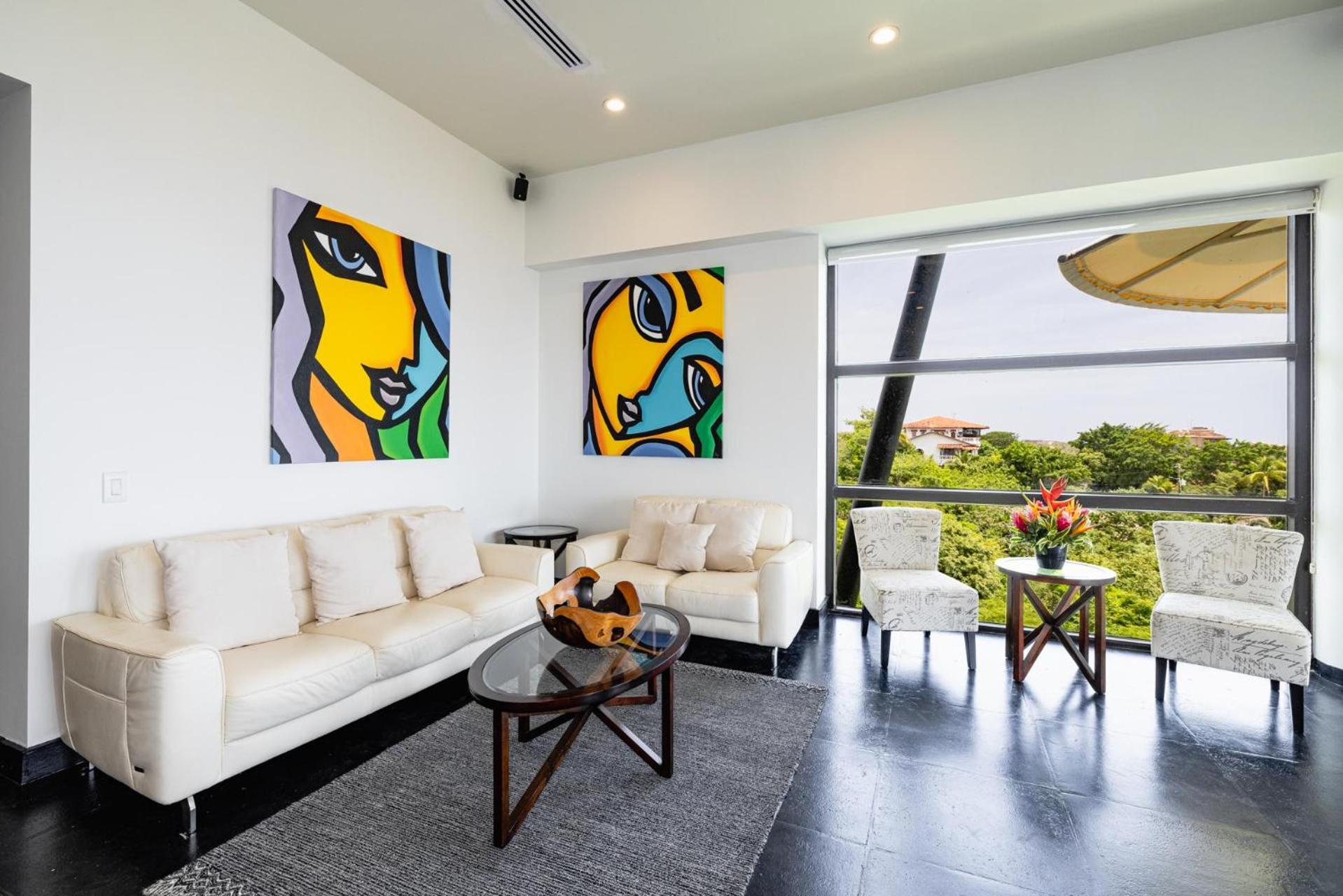 Condo La Perla 163, Ocean View 3 Bedroom Penthouse