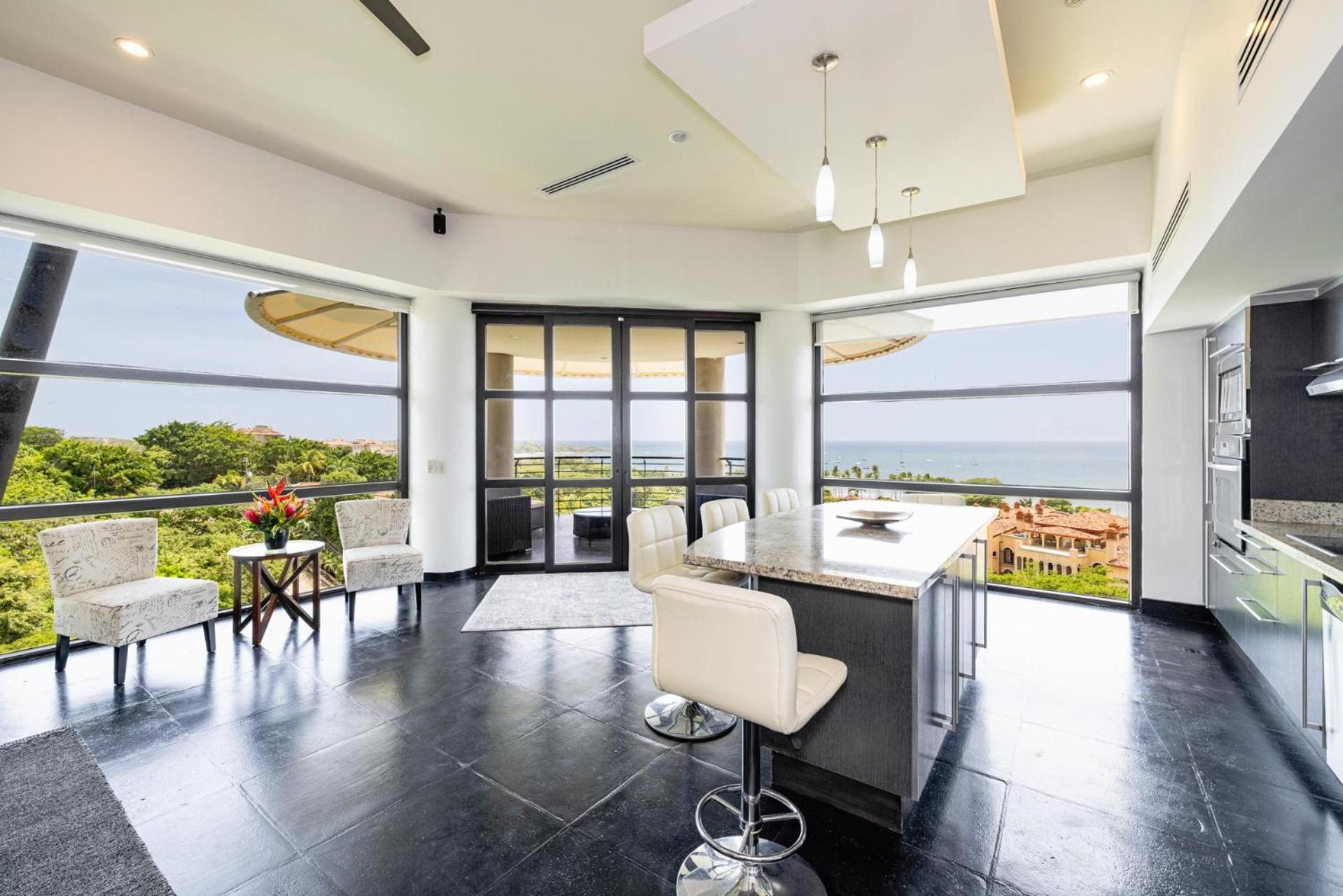 Condo La Perla 163, Ocean View 3 Bedroom Penthouse
