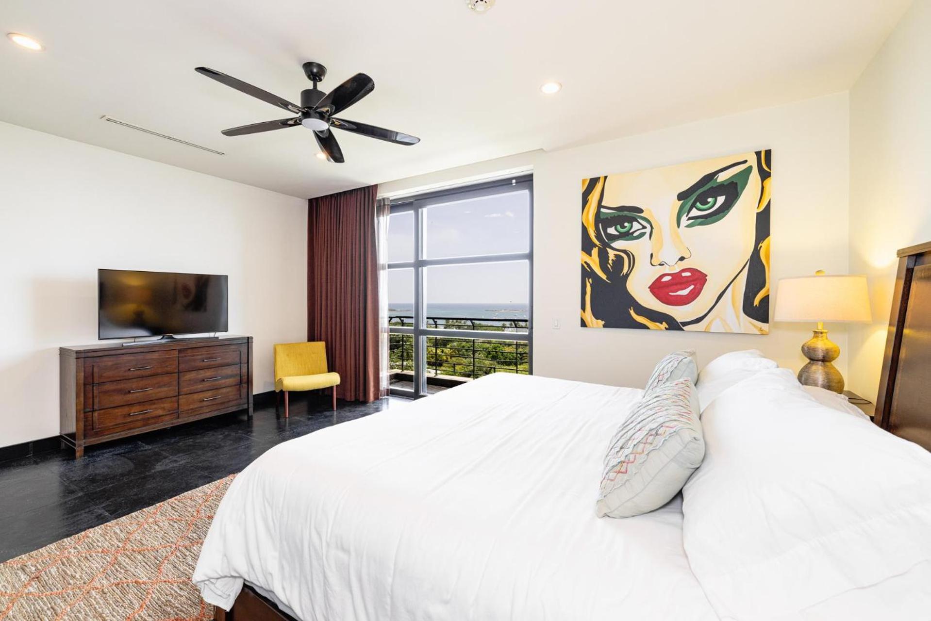 Condo La Perla 163, Ocean View 3 Bedroom Penthouse