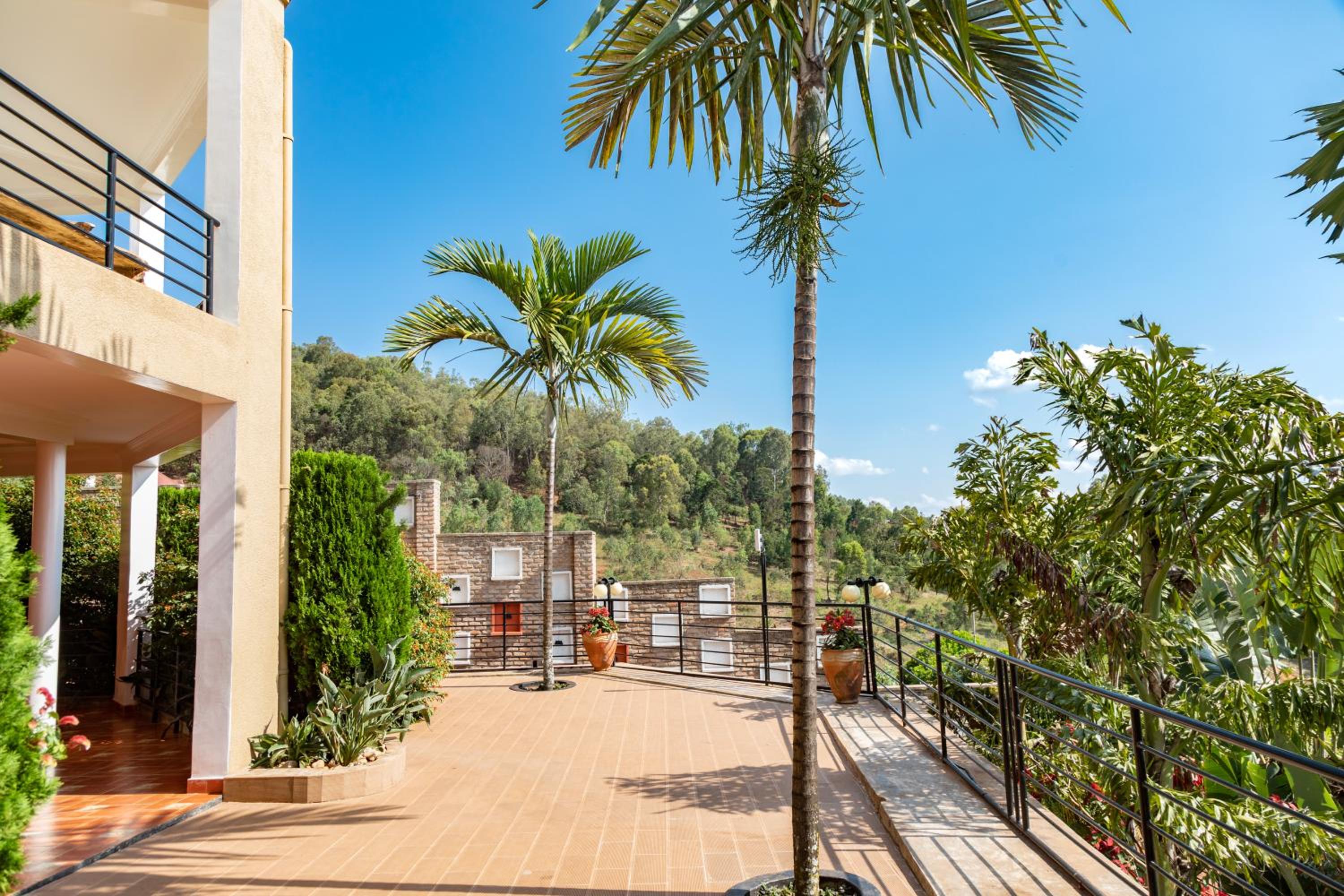 High Ground Villa Ltd