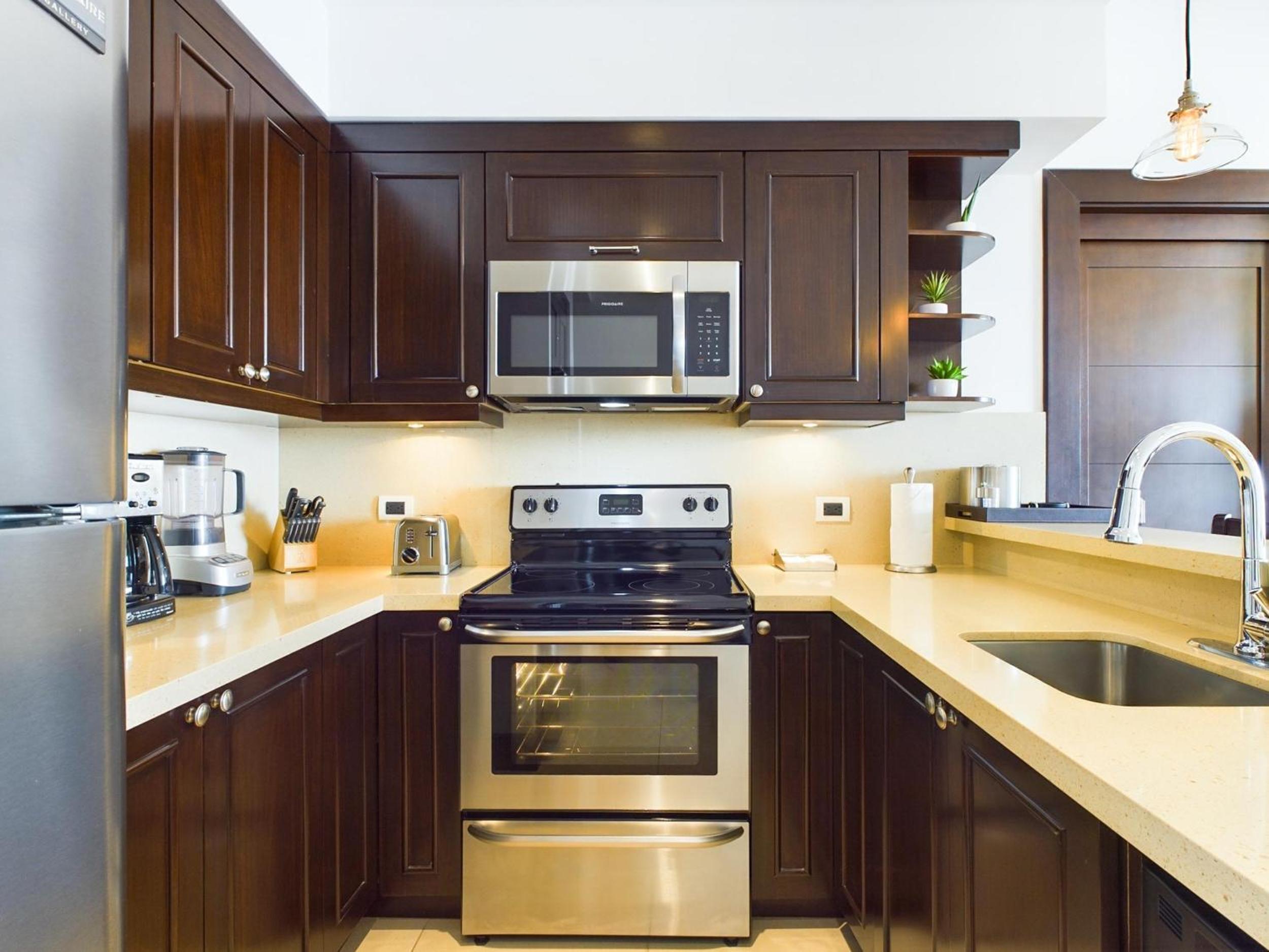 360 Splendor 301-Ocean View Condo-Breakfast Included!