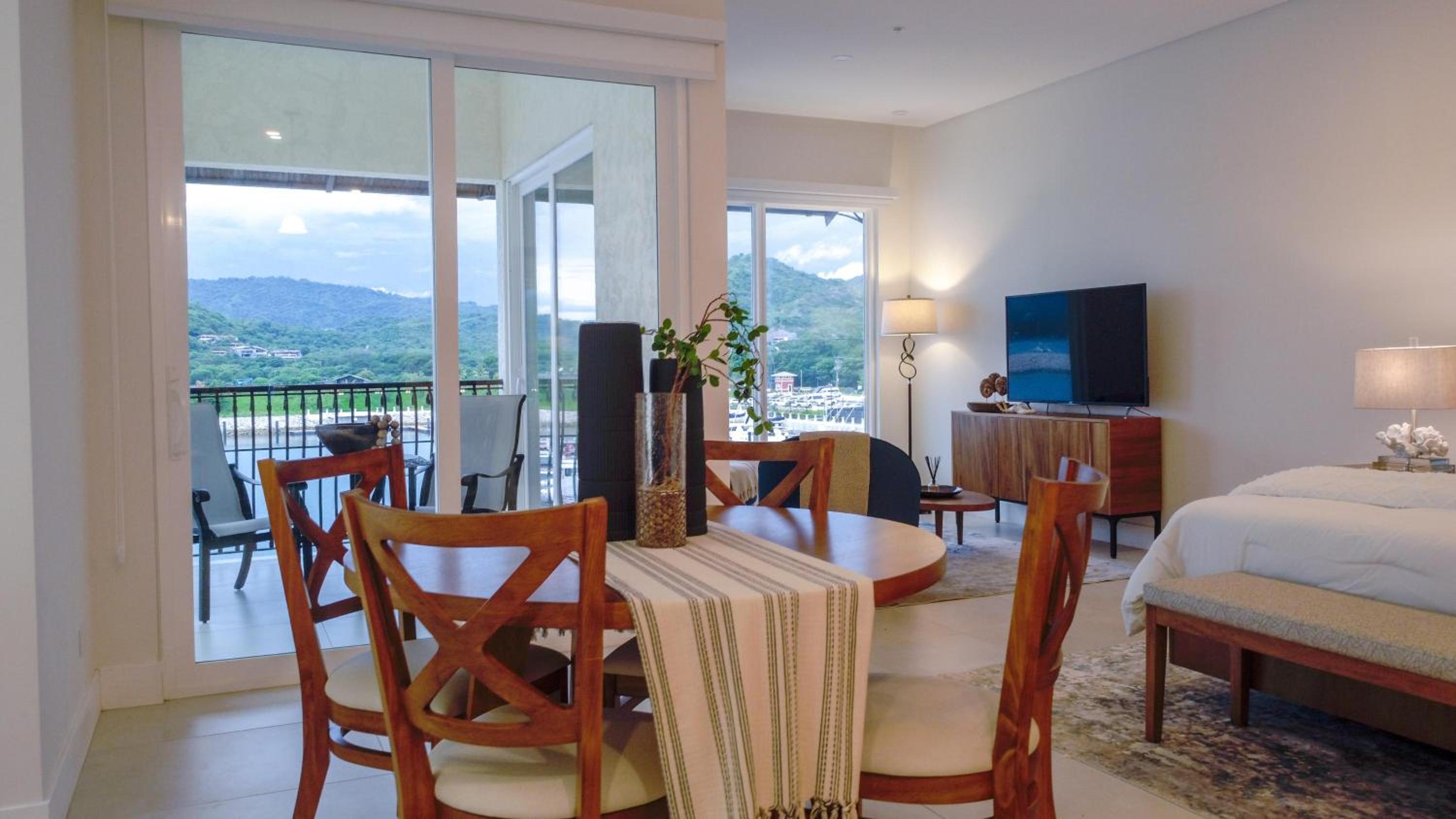 Flamingo Marina- Luxury Cozy Sea View Studio