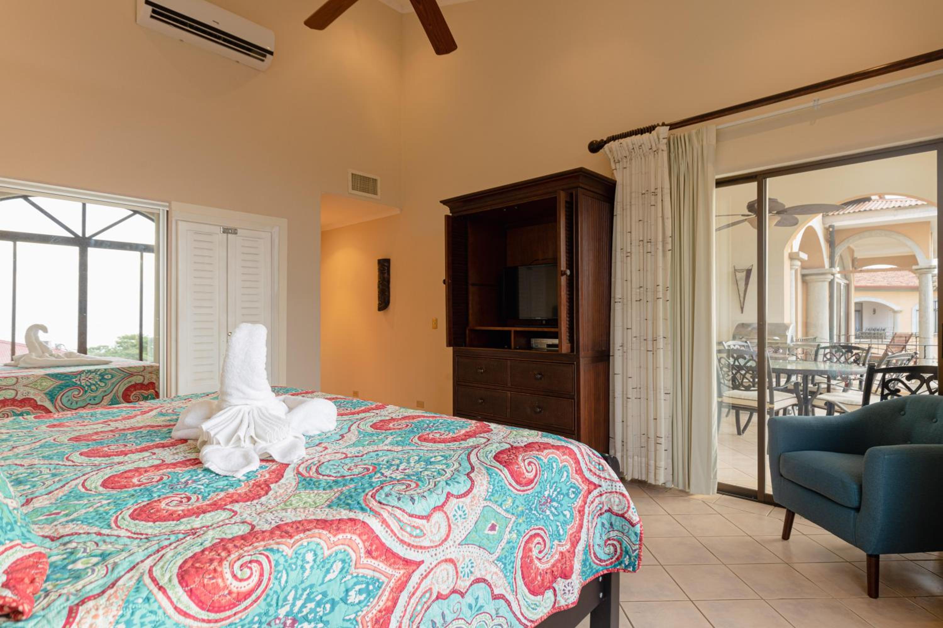 Sunrise 48- 3 Bedroom Ocean View Penthouse Condo