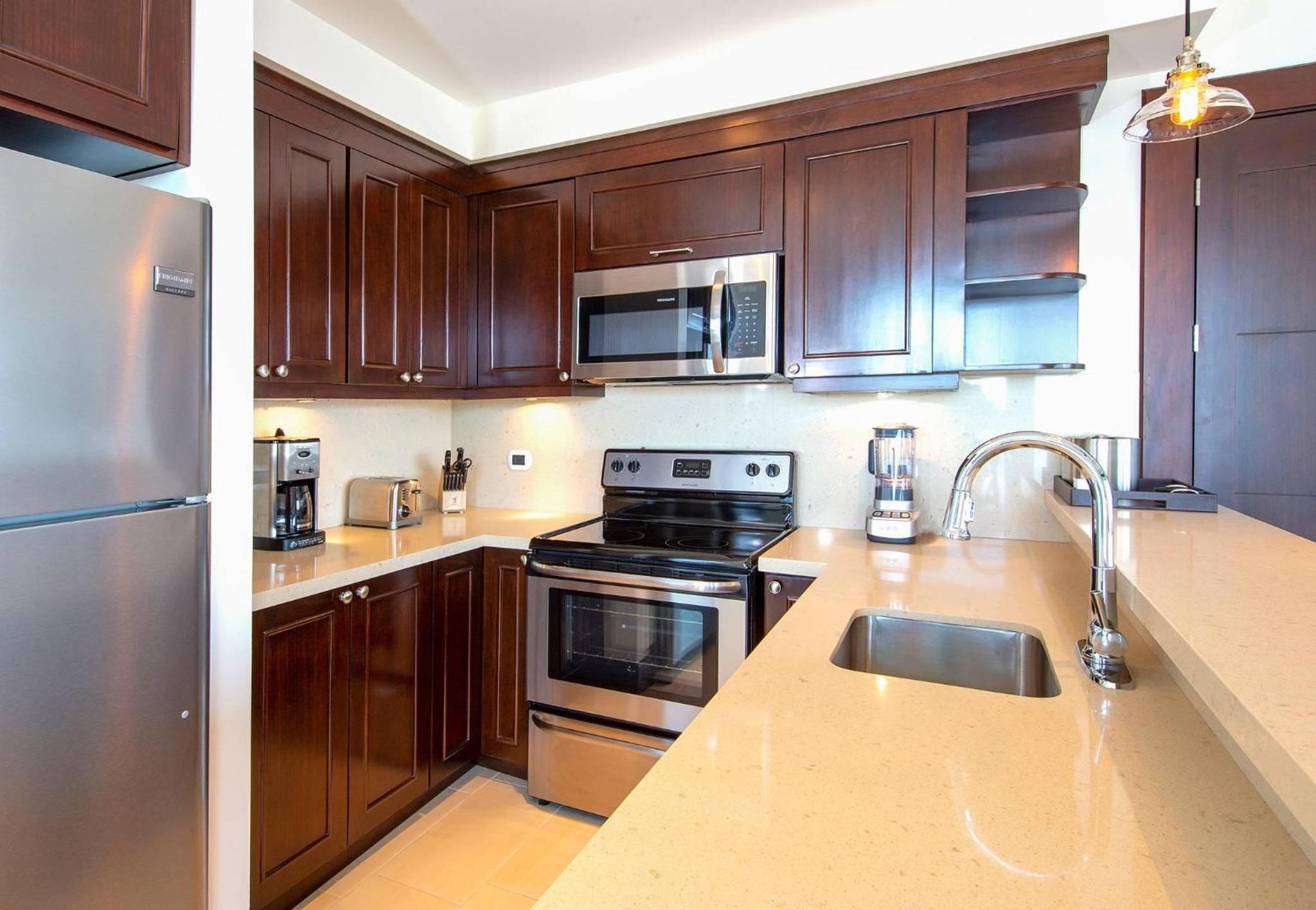 360 Splendor 202-Ocean View Condo-Breakfast Included!