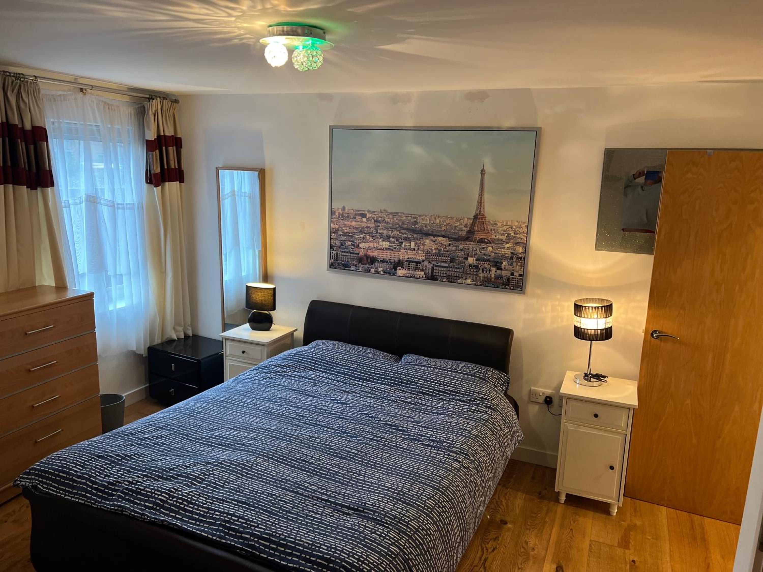 Stunning Show-home Apartment Highly Furnished view 3