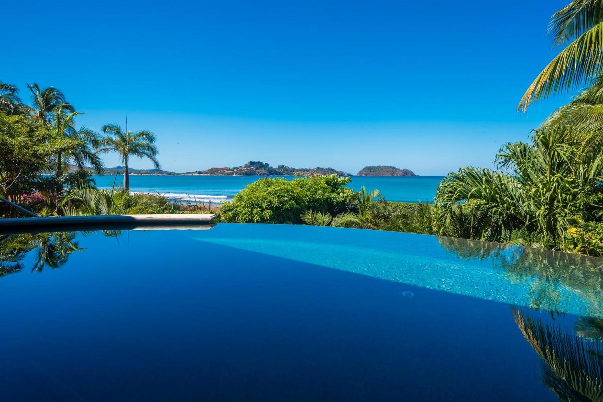 Casa Suenos-Beautiful Beachfront House