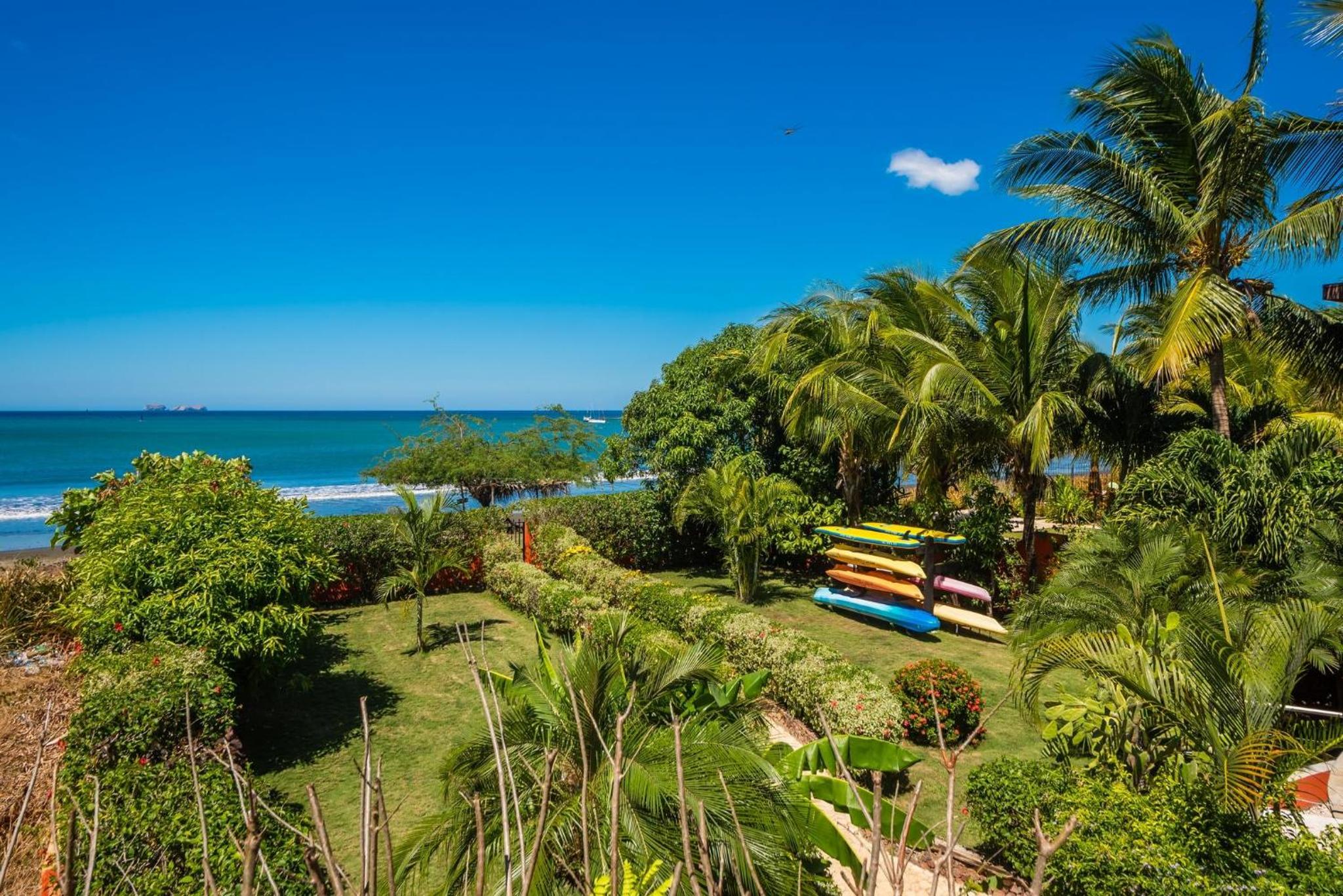 Casa Suenos-Beautiful Beachfront House