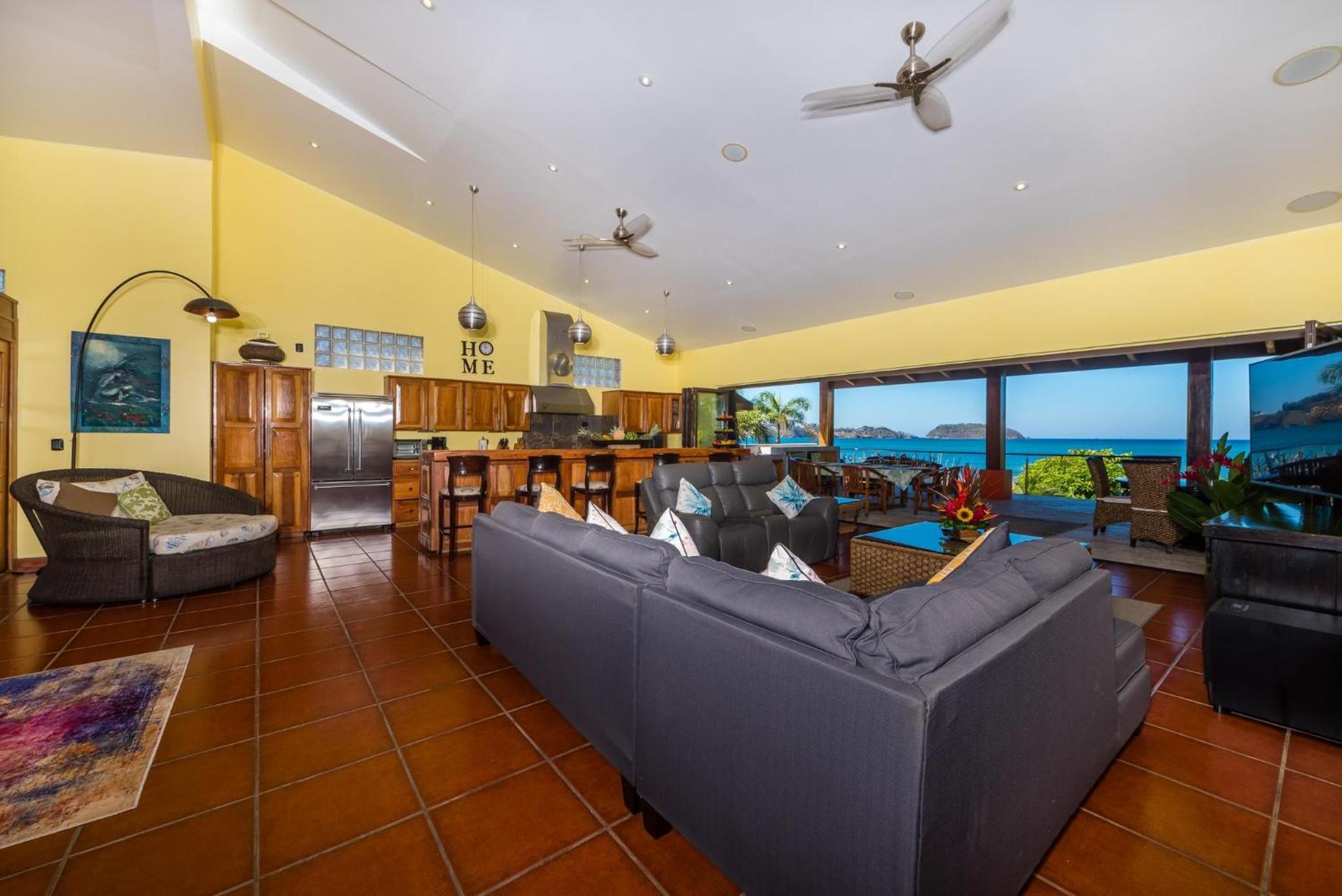 Casa Suenos-Beautiful Beachfront House