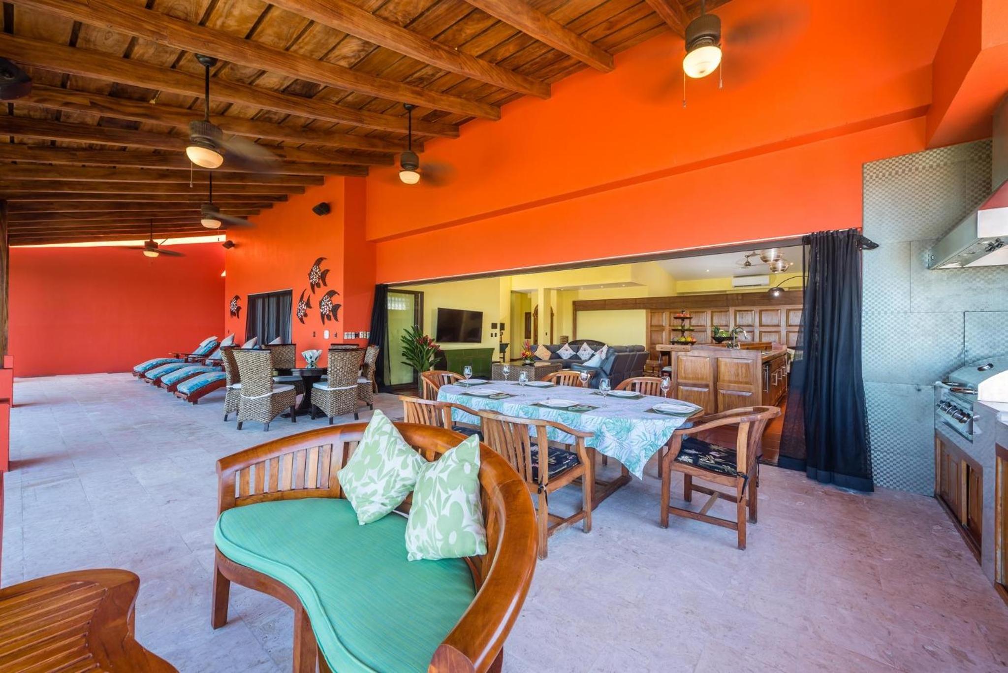 Casa Suenos-Beautiful Beachfront House