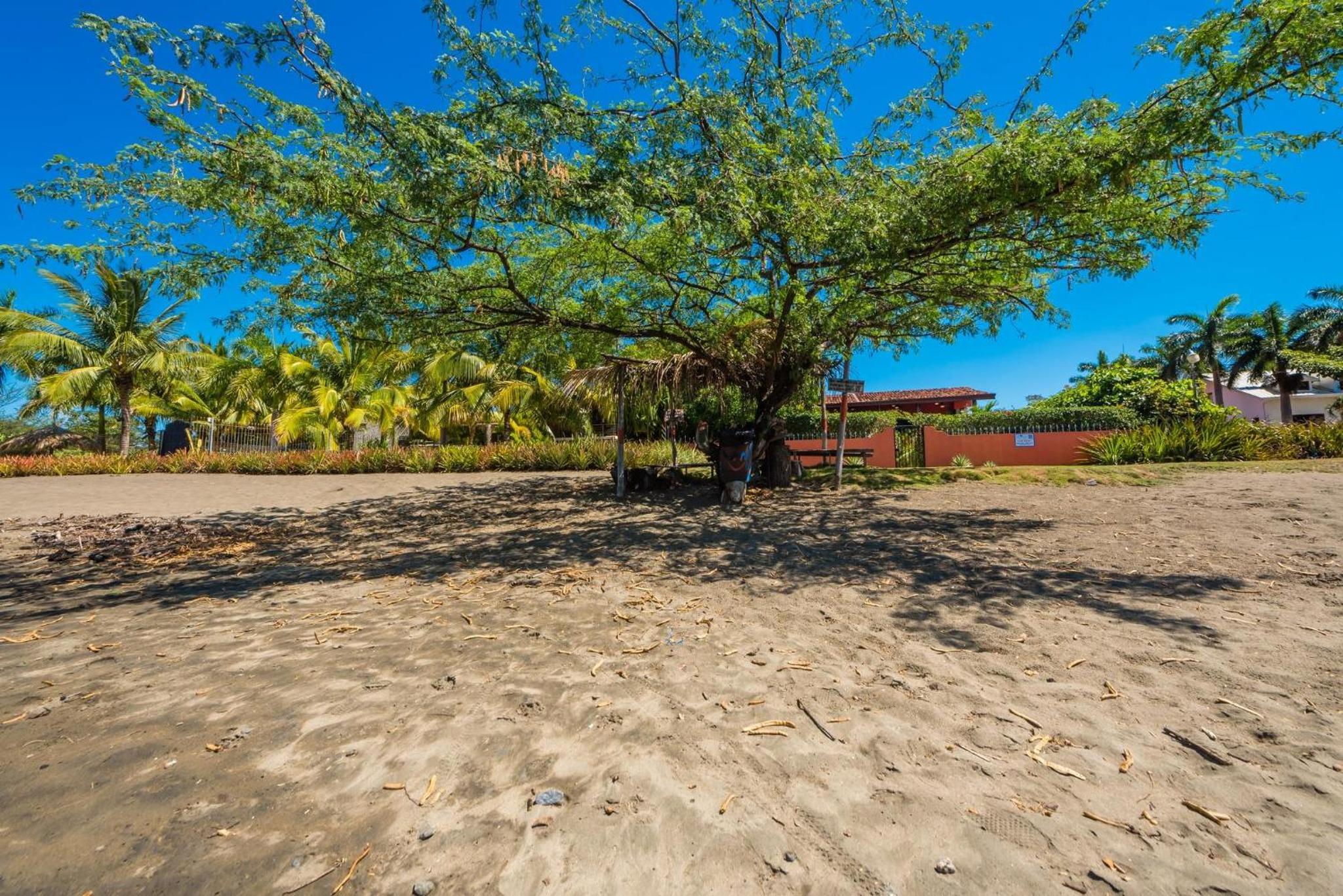 Casa Suenos-Beautiful Beachfront House