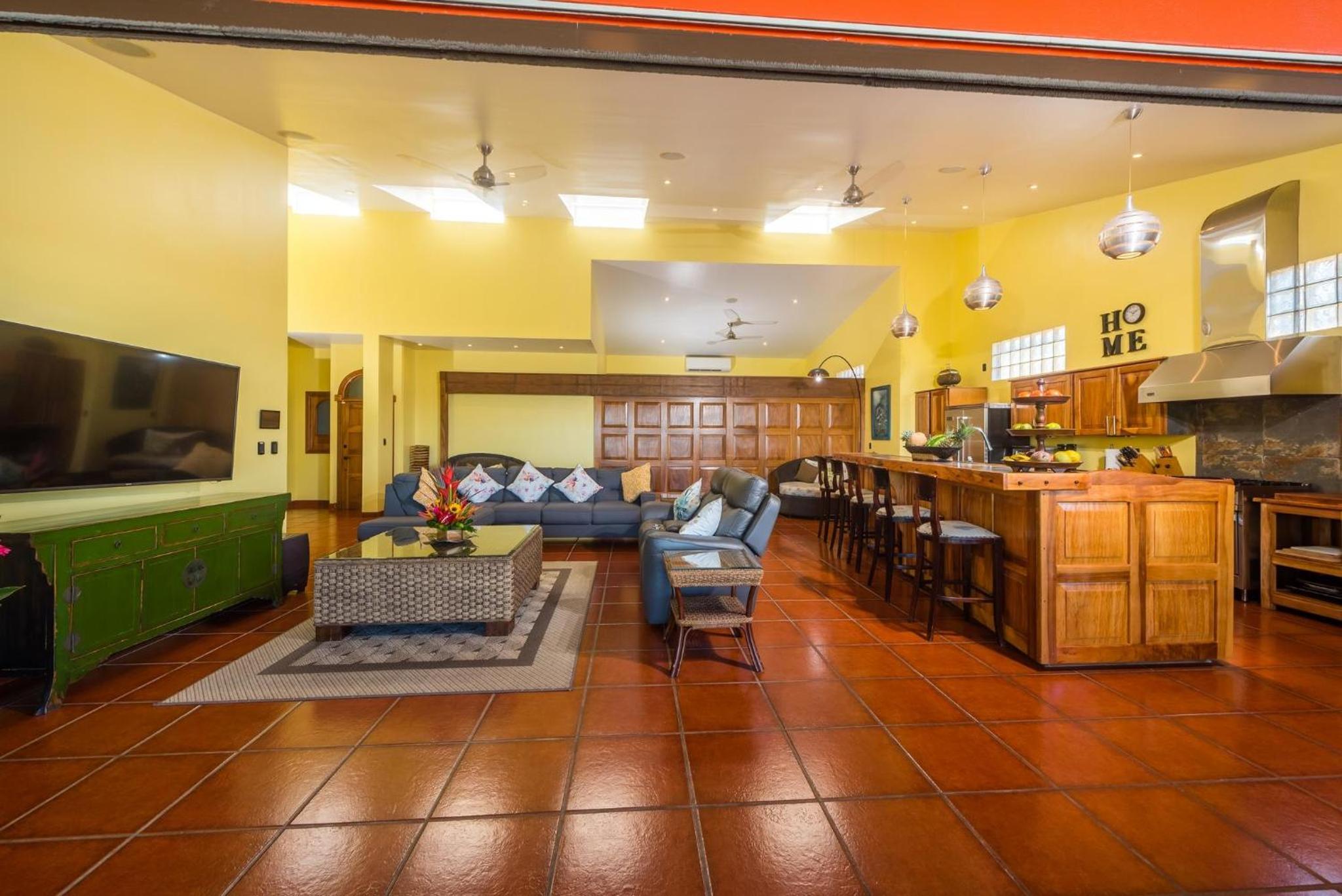 Casa Suenos-Beautiful Beachfront House