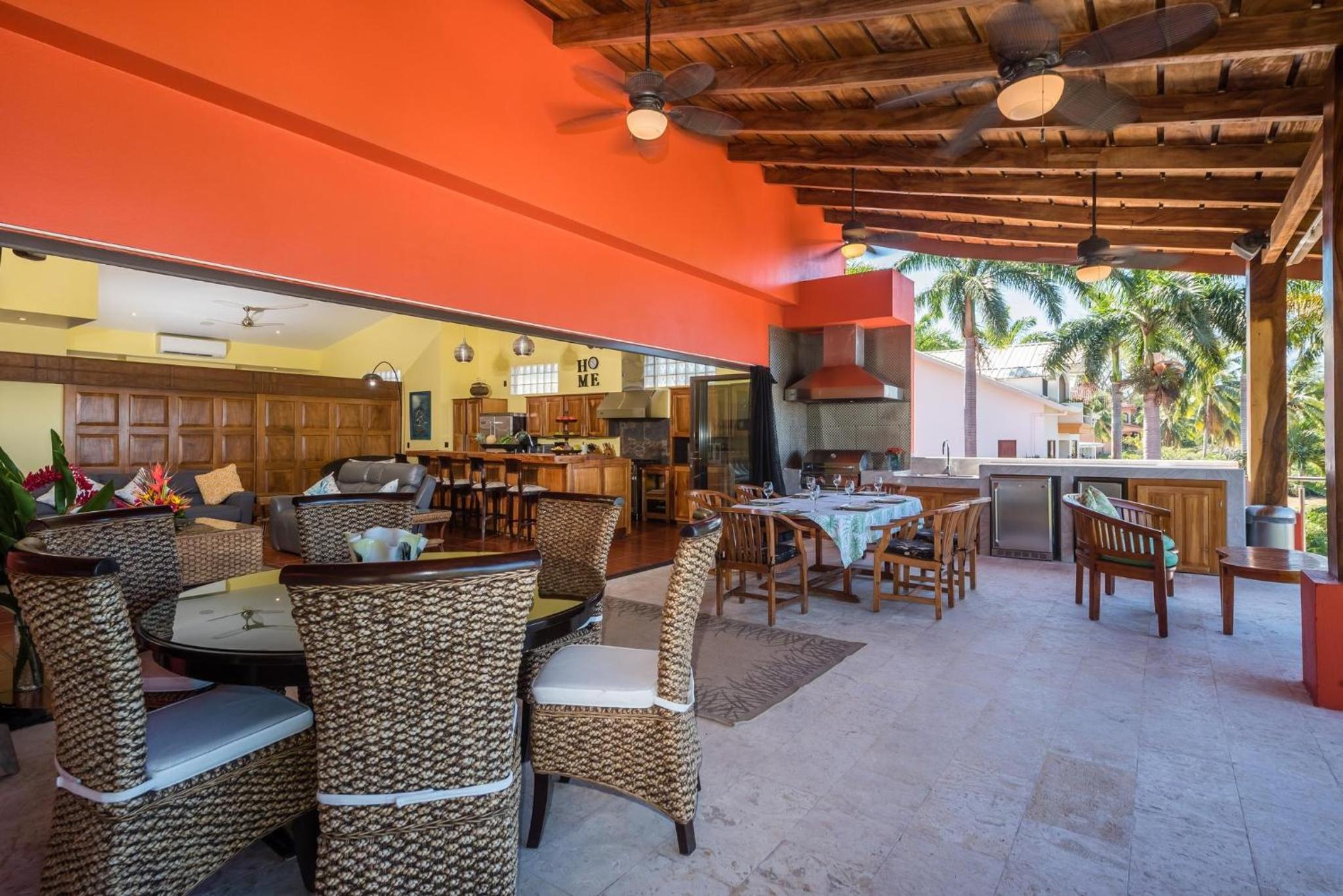 Casa Suenos-Beautiful Beachfront House