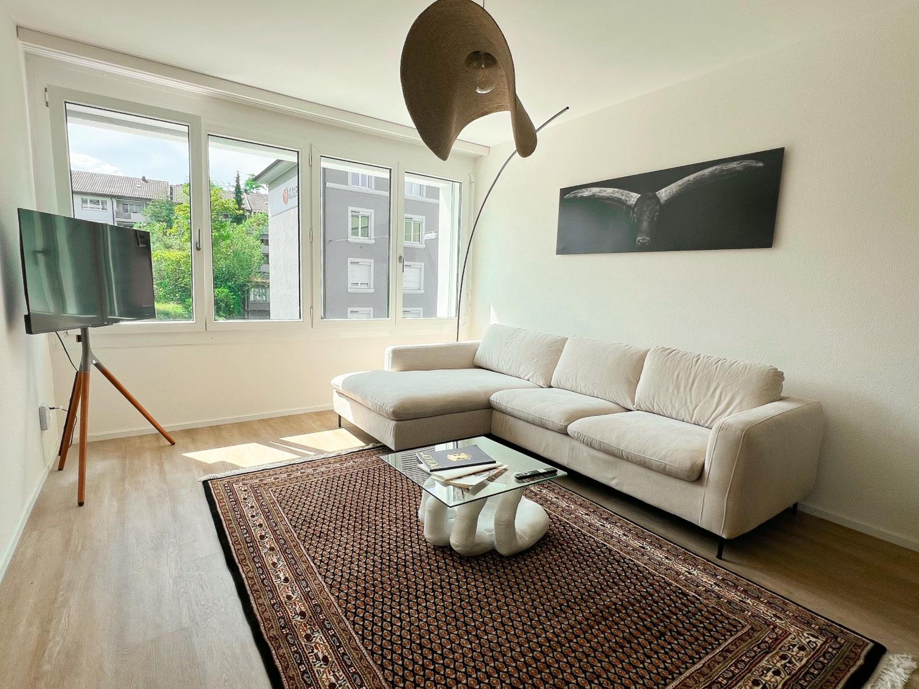 Stilvolle Wohnung in Zürich Oerlikon! -202-