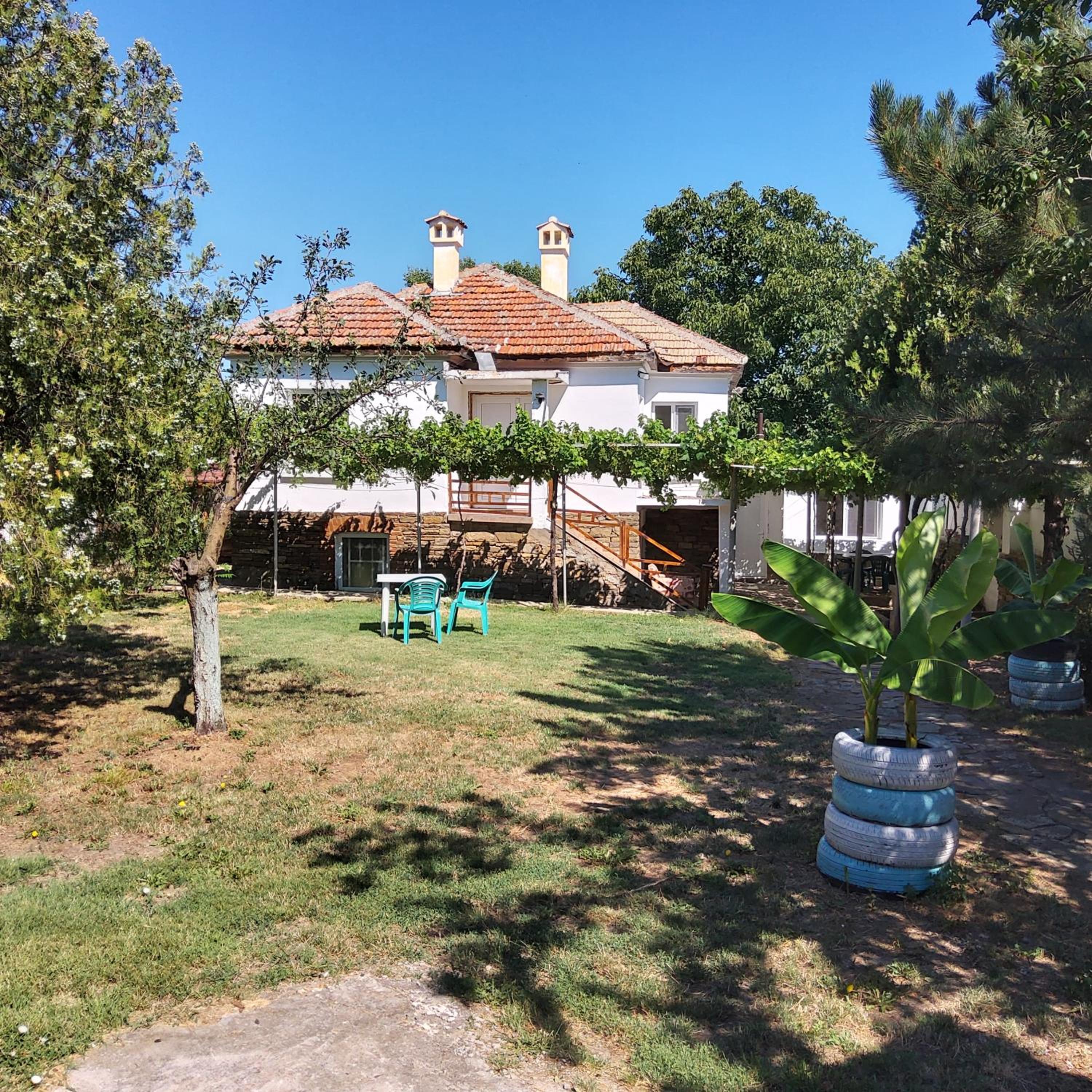 House Sleeps 6-Garden-FreeParking-Bbq-Patio