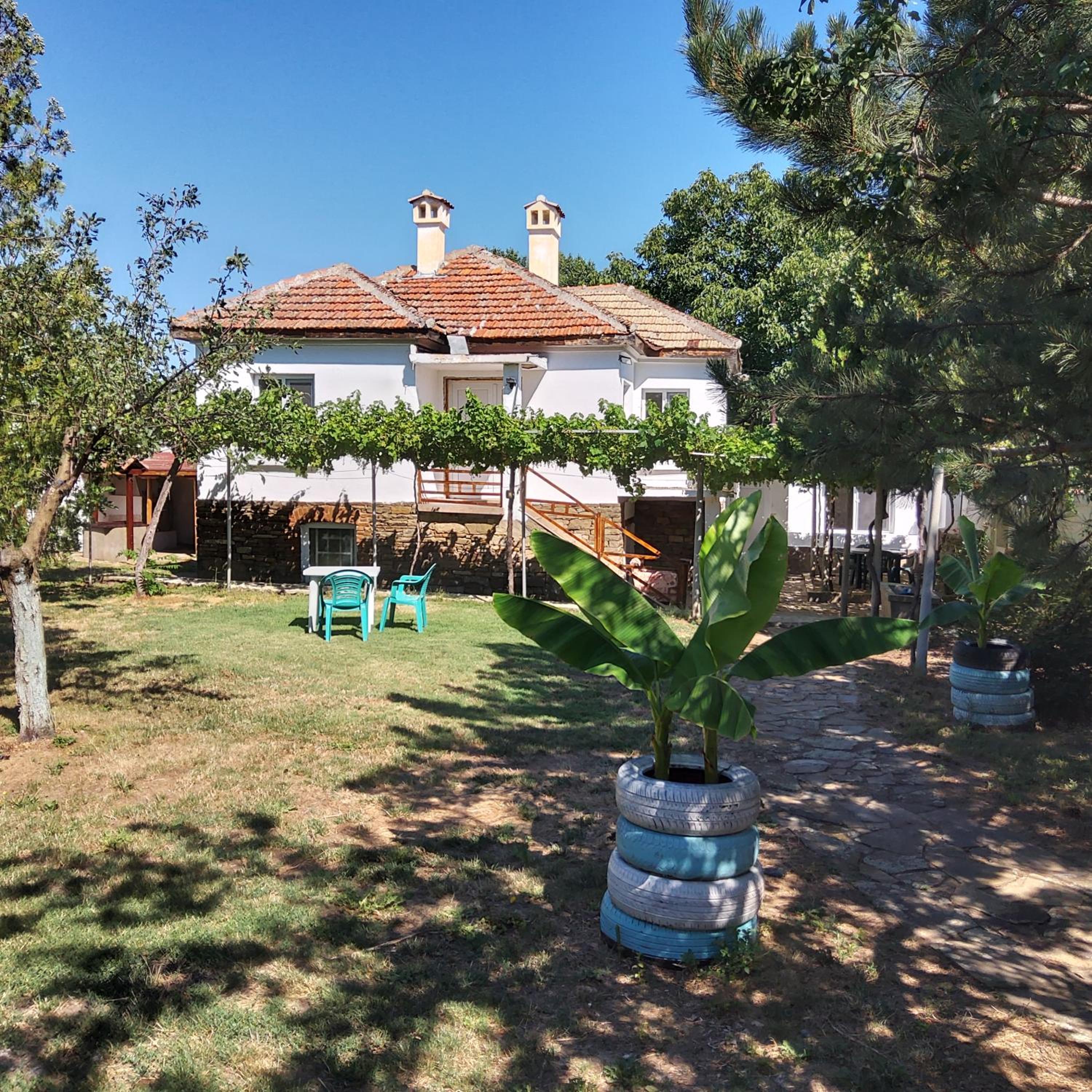 House Sleeps 6-Garden-FreeParking-Bbq-Patio