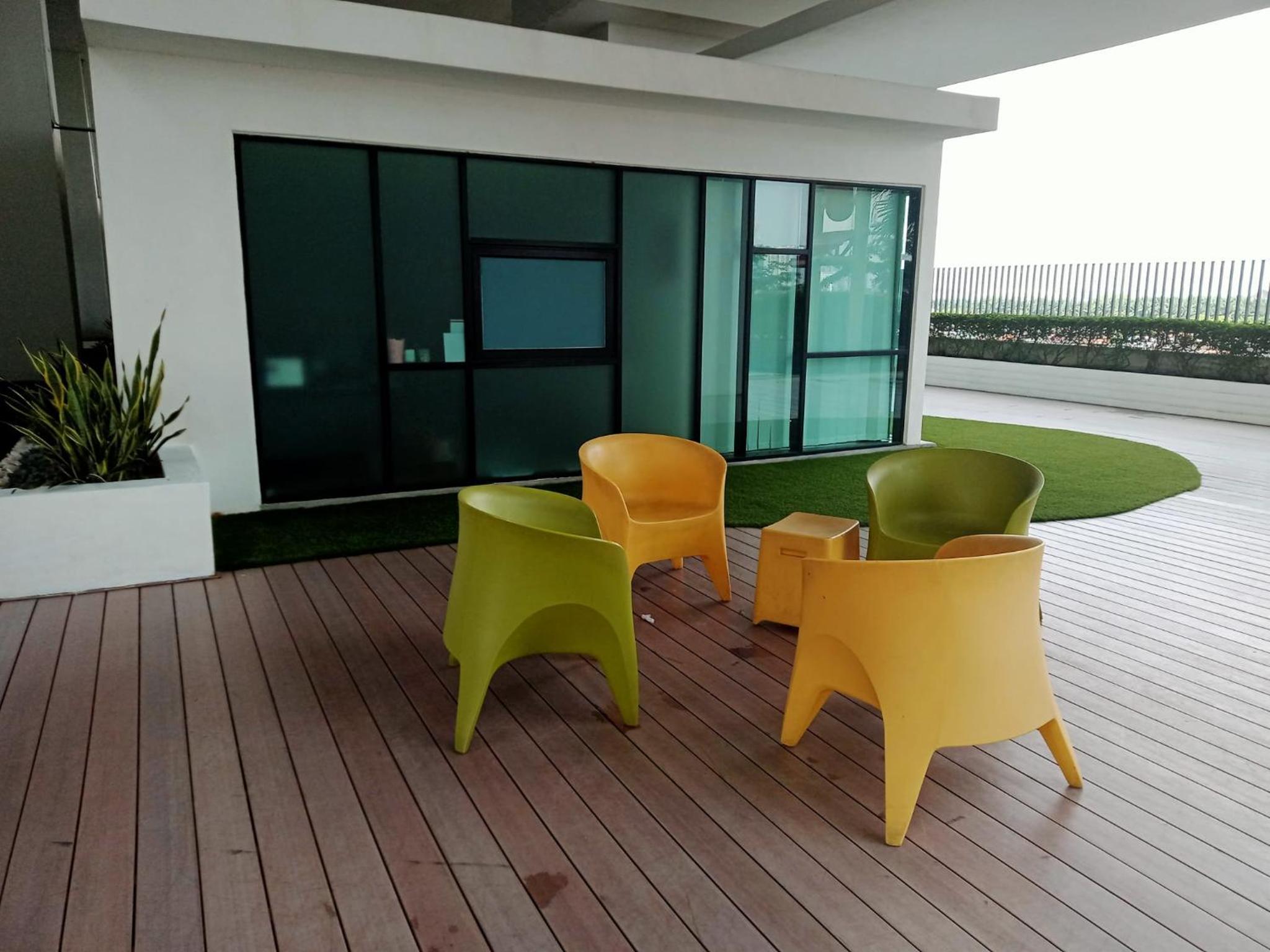 Midvalley Southkey Mosaic 2BR Suite Homestay by Jfive