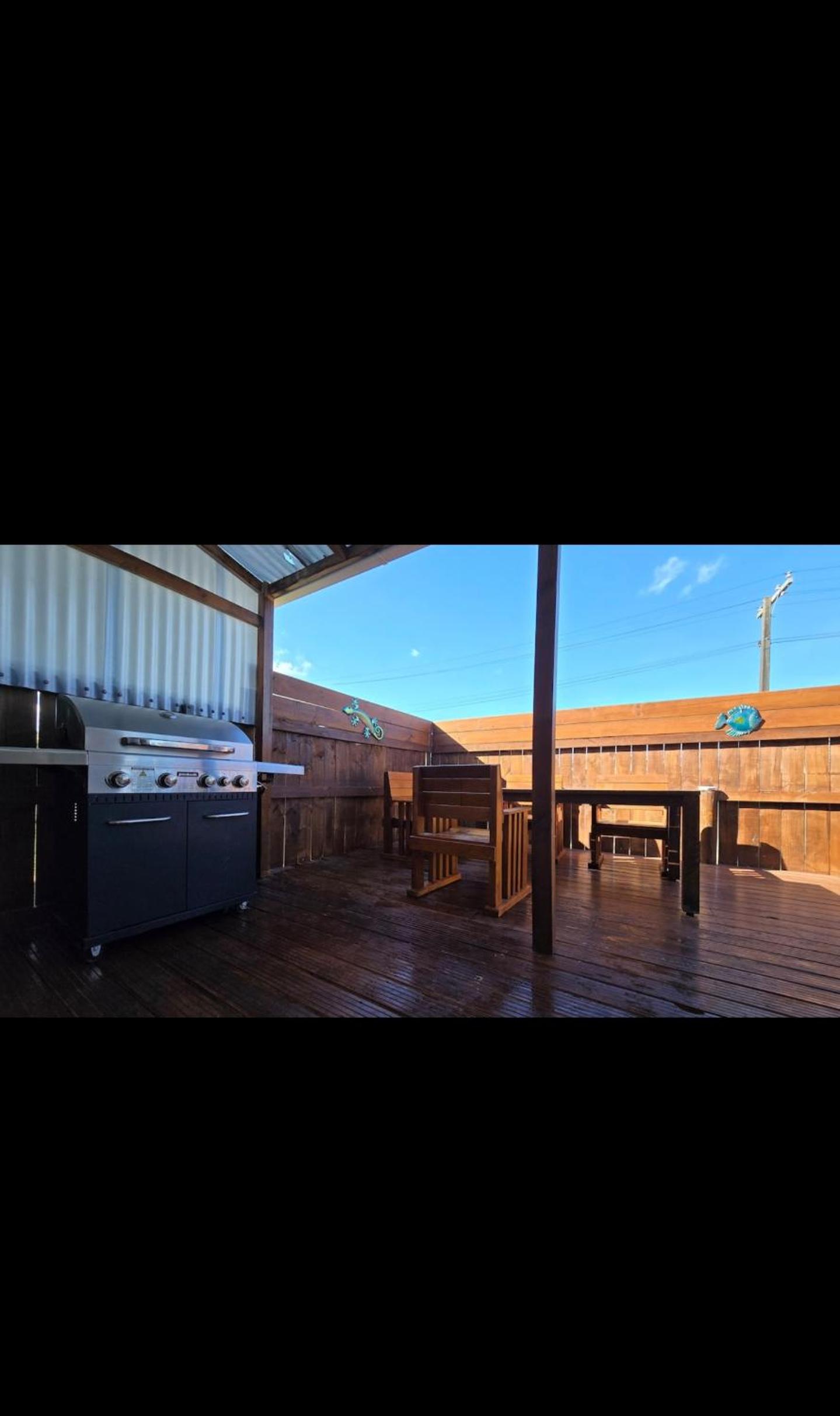 Home in the heart of Feilding view 5