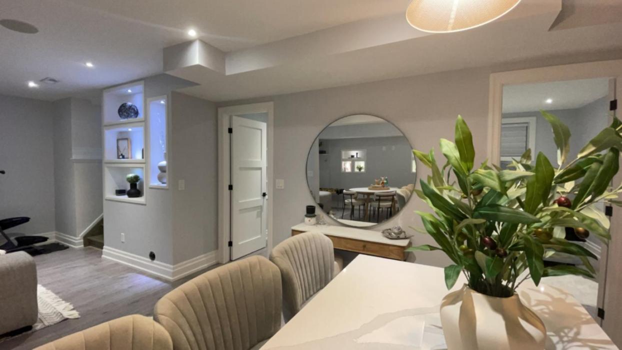 Luxury 2bedroom Unit in the city with a heated salt water pool