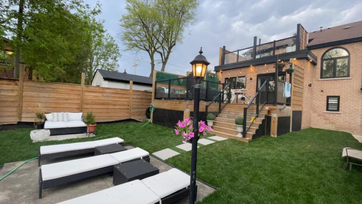 Luxury 2bedroom Unit in the city with a heated salt water pool