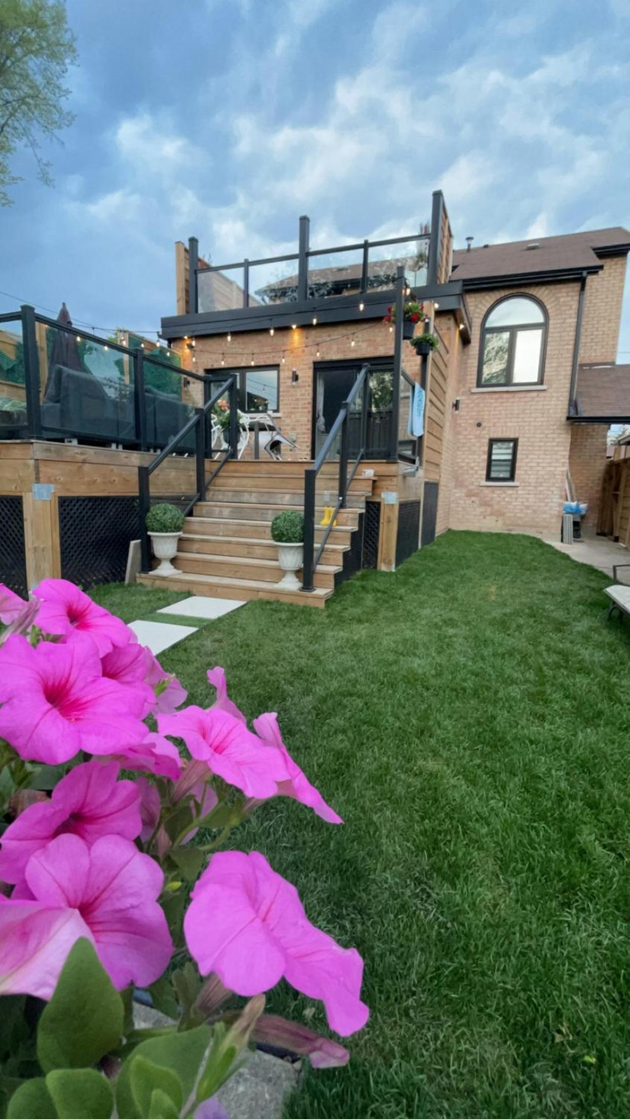 Luxury 2bedroom Unit in the city with a heated salt water pool
