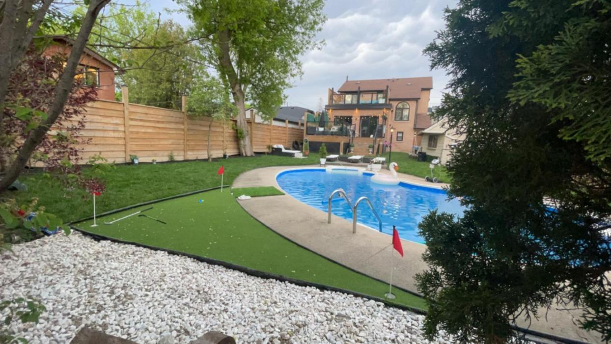 Luxury 2bedroom Unit in the city with a heated salt water pool