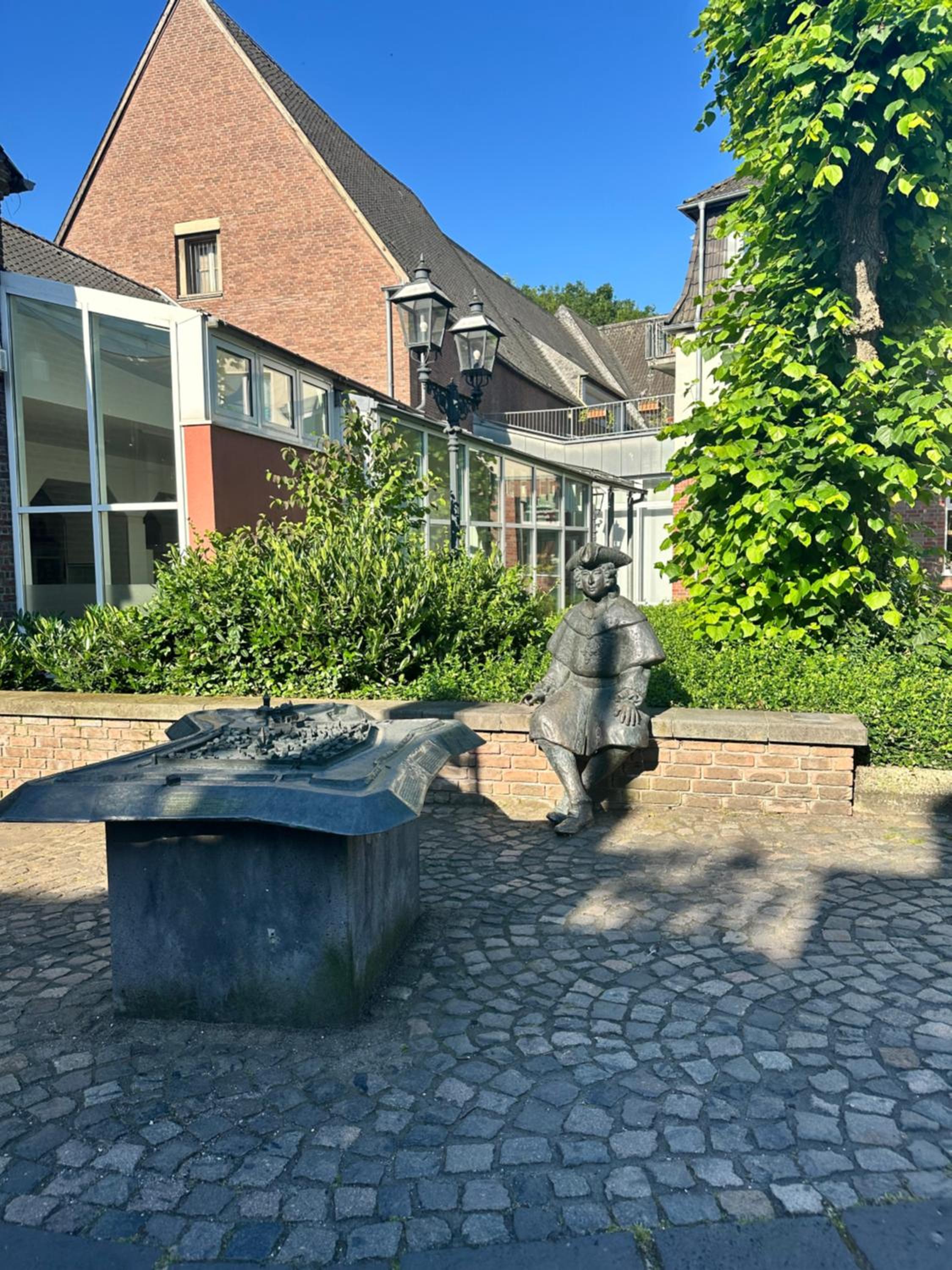 Apartment Savanna im historischen Stadtkern Linn in Krefeld, nähe Düsseldorf Messe, Airport, Parkmöglichkeiten direkt vor dem Haus