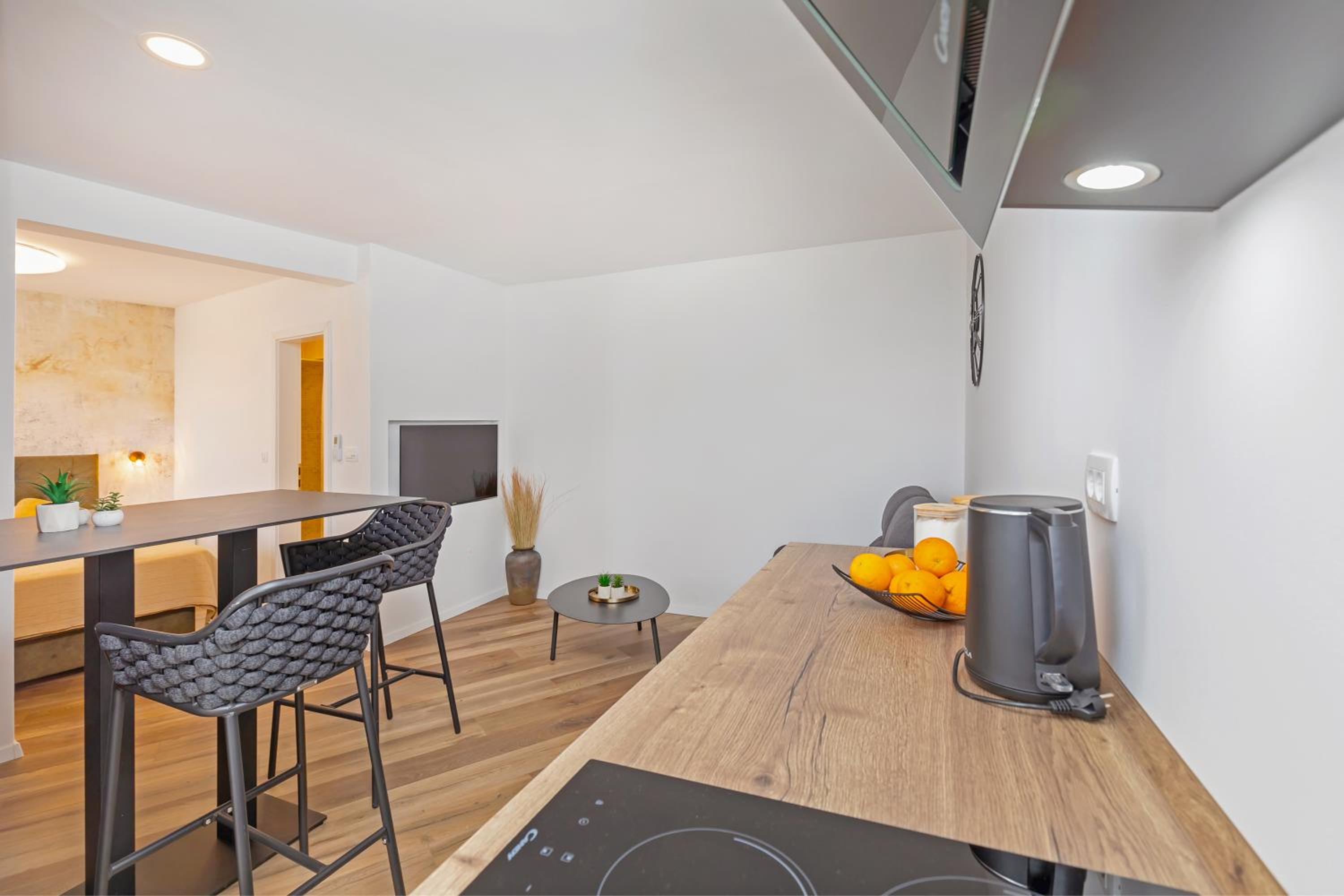SoHo apartment on the waterfront view 4