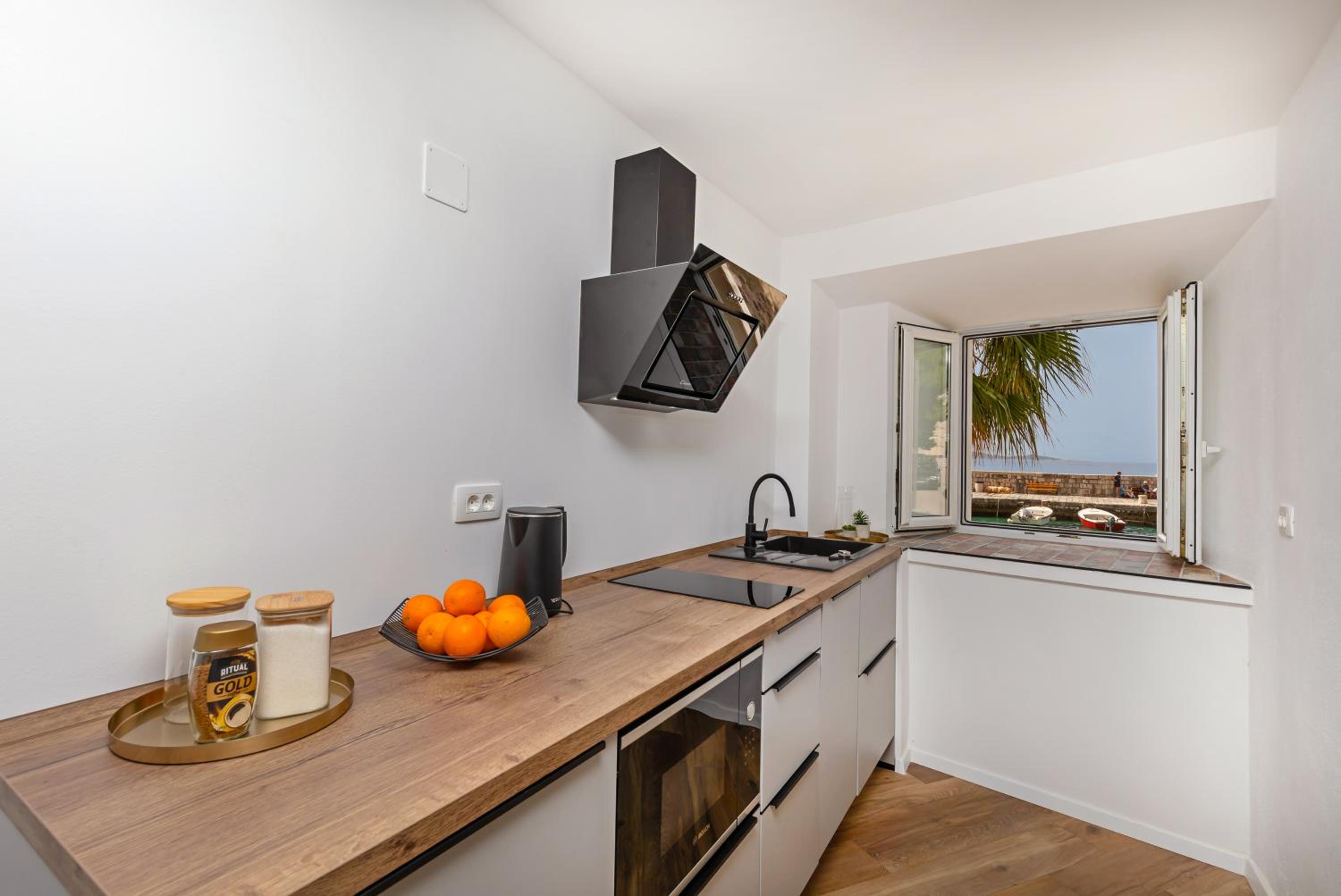 SoHo apartment on the waterfront view 5