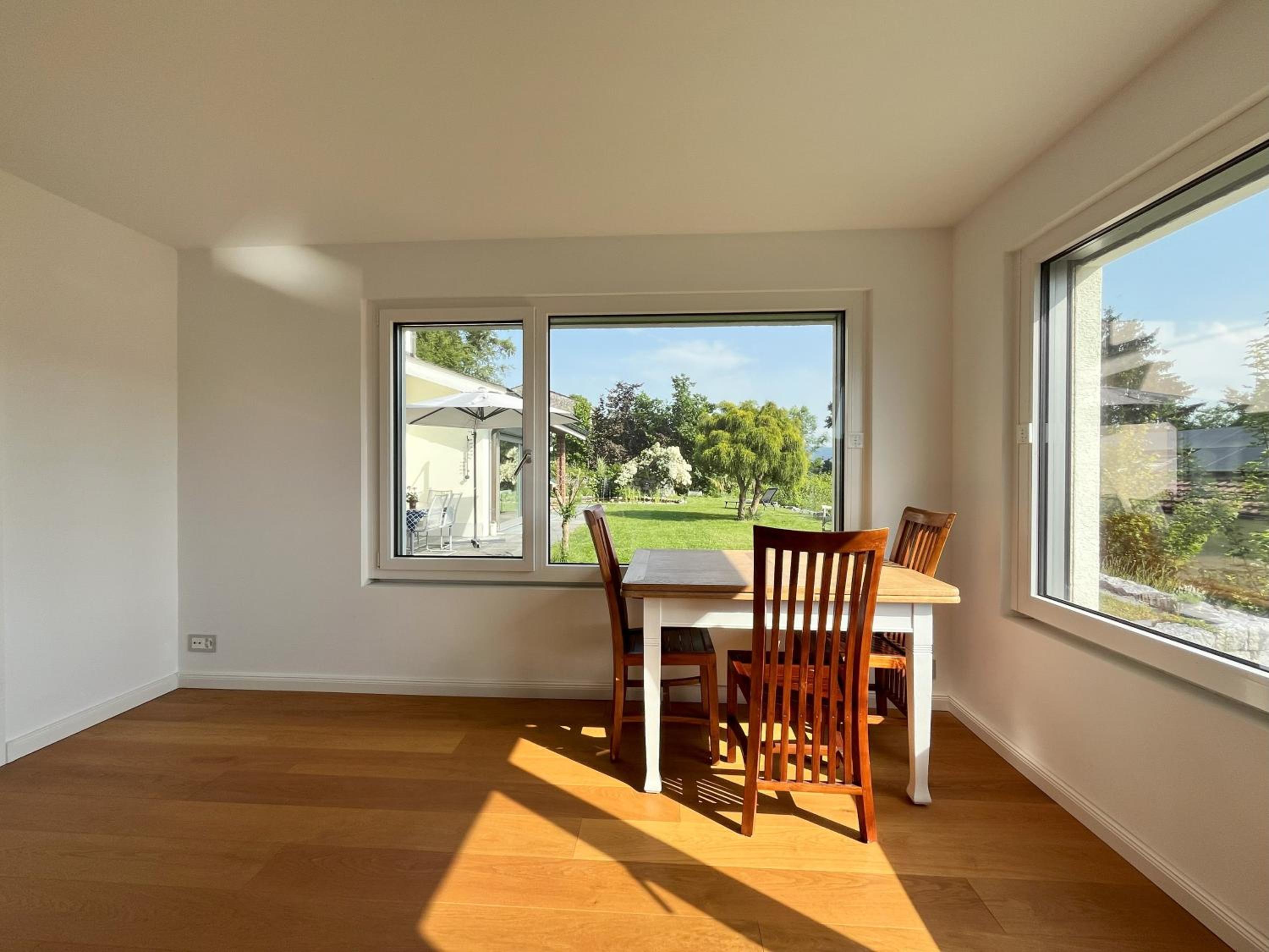 High-End-Haus mit Garten und Extras